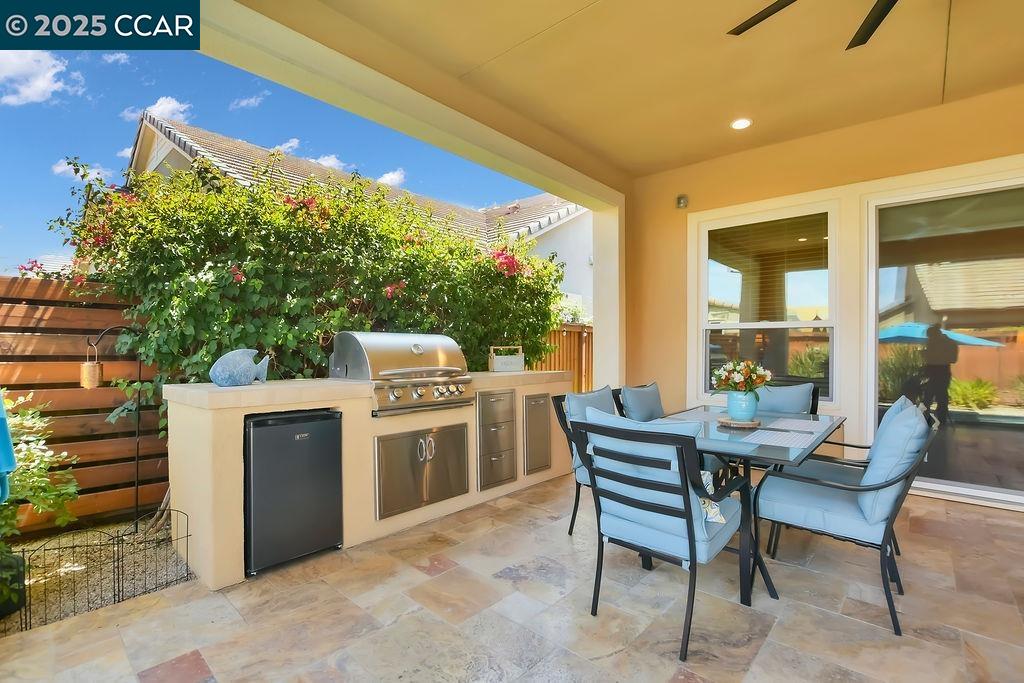 1927 Burgundy Ln, Brentwood, California 94513, 2 Bedrooms Bedrooms, 10 Rooms Rooms,2 BathroomsBathrooms,Residential,For Sale,1927 Burgundy Ln,41106441
