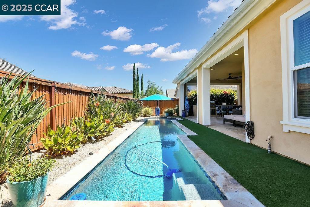 1927 Burgundy Ln, Brentwood, California 94513, 2 Bedrooms Bedrooms, 10 Rooms Rooms,2 BathroomsBathrooms,Residential,For Sale,1927 Burgundy Ln,41106441
