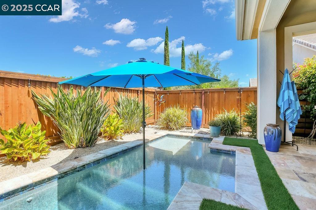 1927 Burgundy Ln, Brentwood, California 94513, 2 Bedrooms Bedrooms, 10 Rooms Rooms,2 BathroomsBathrooms,Residential,For Sale,1927 Burgundy Ln,41106441