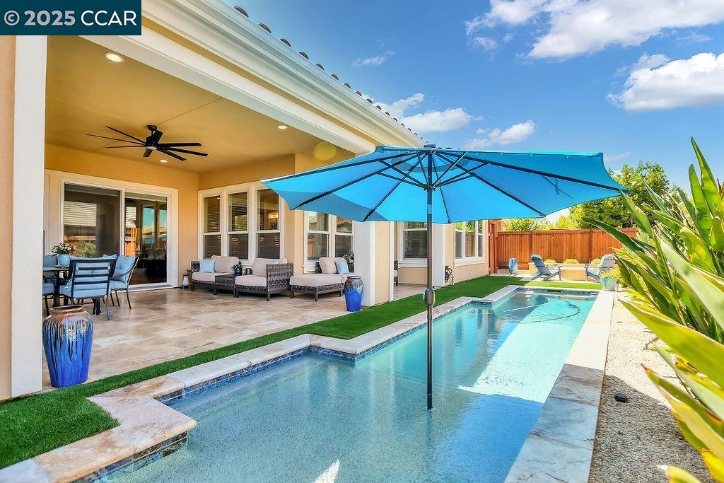 1927 Burgundy Ln, Brentwood, California 94513, 2 Bedrooms Bedrooms, 10 Rooms Rooms,2 BathroomsBathrooms,Residential,For Sale,1927 Burgundy Ln,41106441