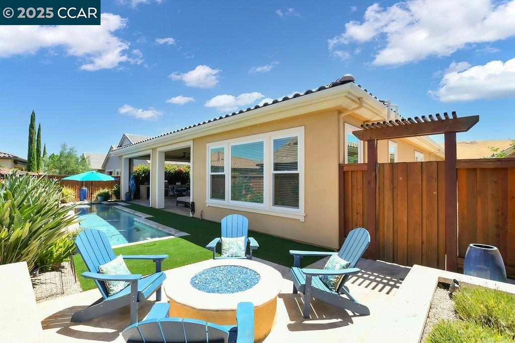 1927 Burgundy Ln, Brentwood, California 94513, 2 Bedrooms Bedrooms, 10 Rooms Rooms,2 BathroomsBathrooms,Residential,For Sale,1927 Burgundy Ln,41106441