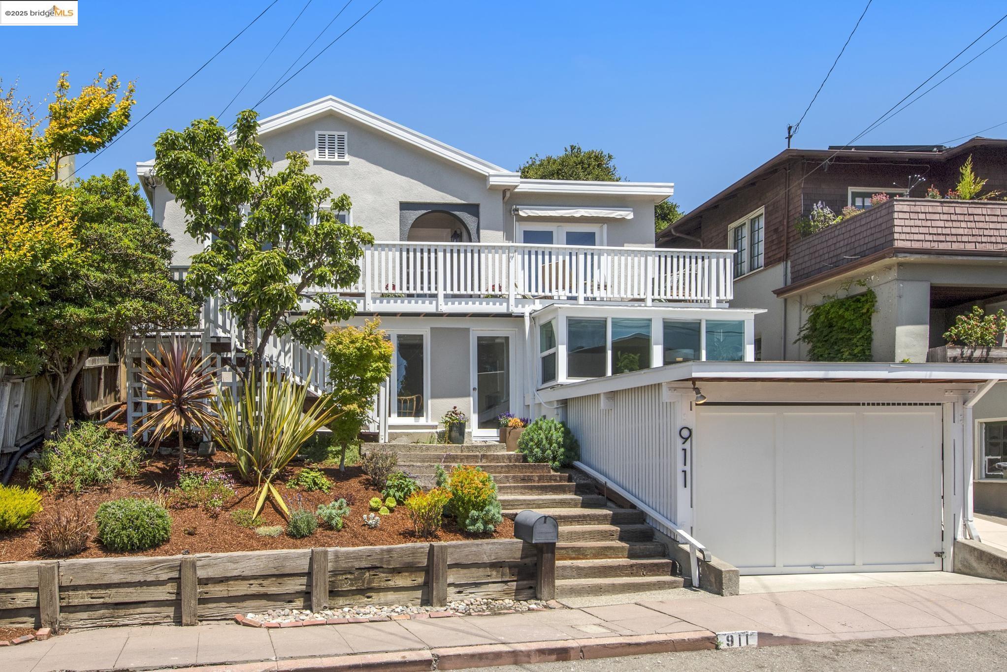 911 San Benito Rd, Berkeley, California 94707, 4 Bedrooms Bedrooms, 7 Rooms Rooms,2 BathroomsBathrooms,Residential,For Sale,911 San Benito Rd,41106445