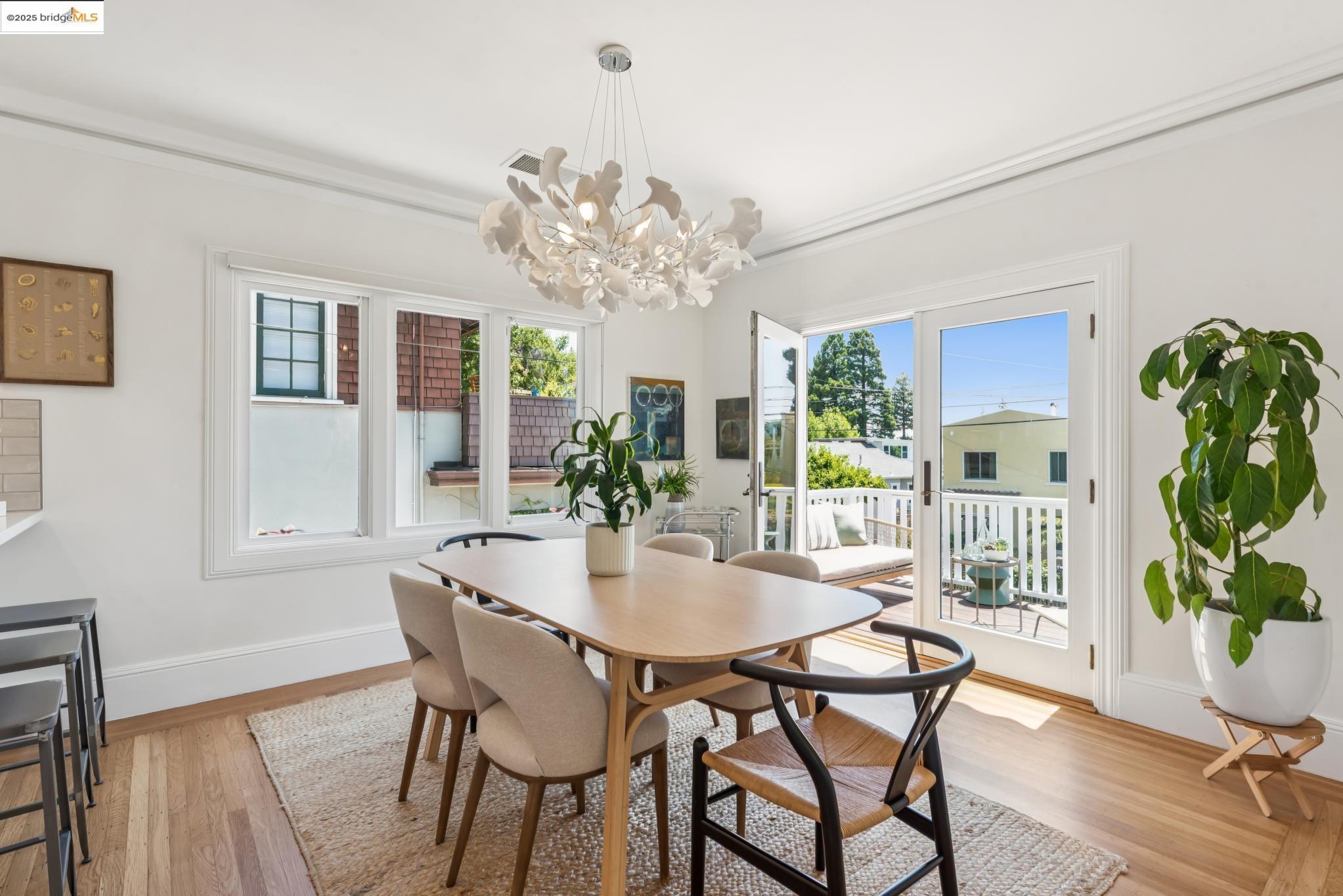 911 San Benito Rd, Berkeley, California 94707, 4 Bedrooms Bedrooms, 7 Rooms Rooms,2 BathroomsBathrooms,Residential,For Sale,911 San Benito Rd,41106445