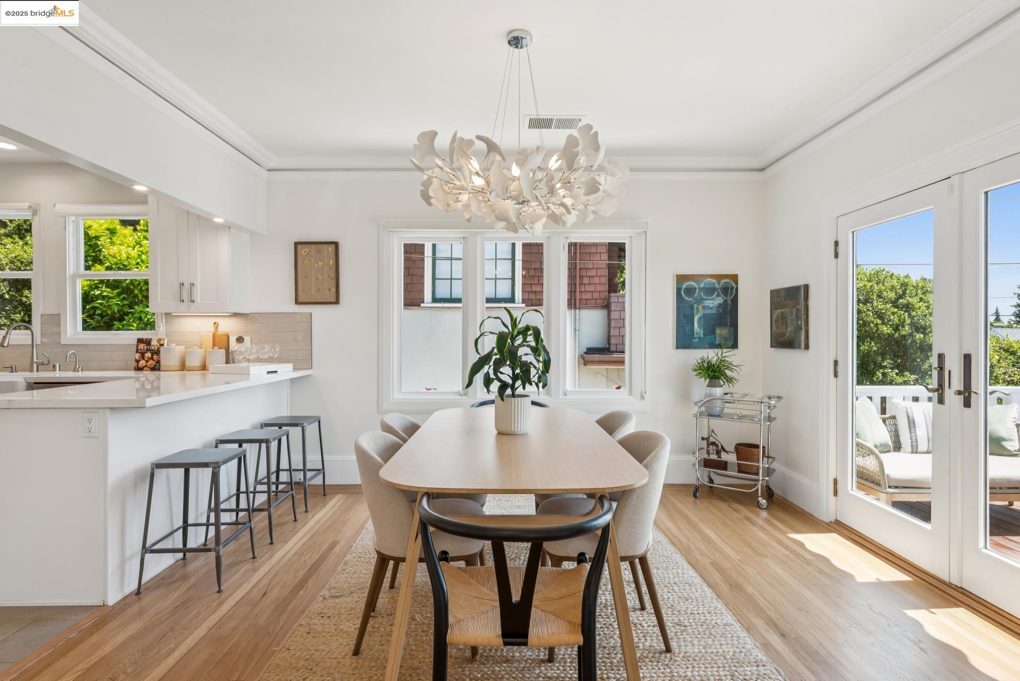 911 San Benito Rd, Berkeley, California 94707, 4 Bedrooms Bedrooms, 7 Rooms Rooms,2 BathroomsBathrooms,Residential,For Sale,911 San Benito Rd,41106445