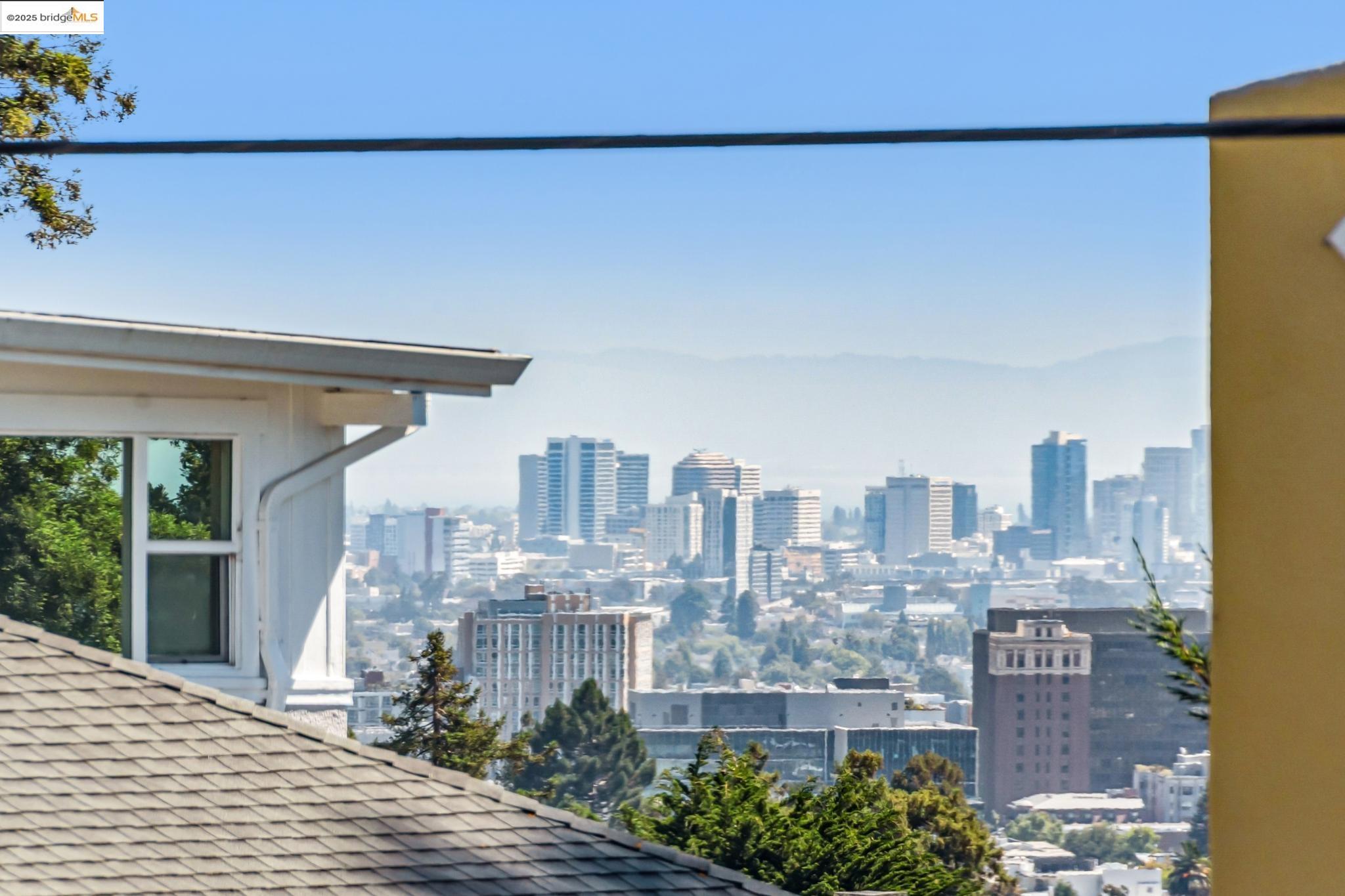 911 San Benito Rd, Berkeley, California 94707, 4 Bedrooms Bedrooms, 7 Rooms Rooms,2 BathroomsBathrooms,Residential,For Sale,911 San Benito Rd,41106445
