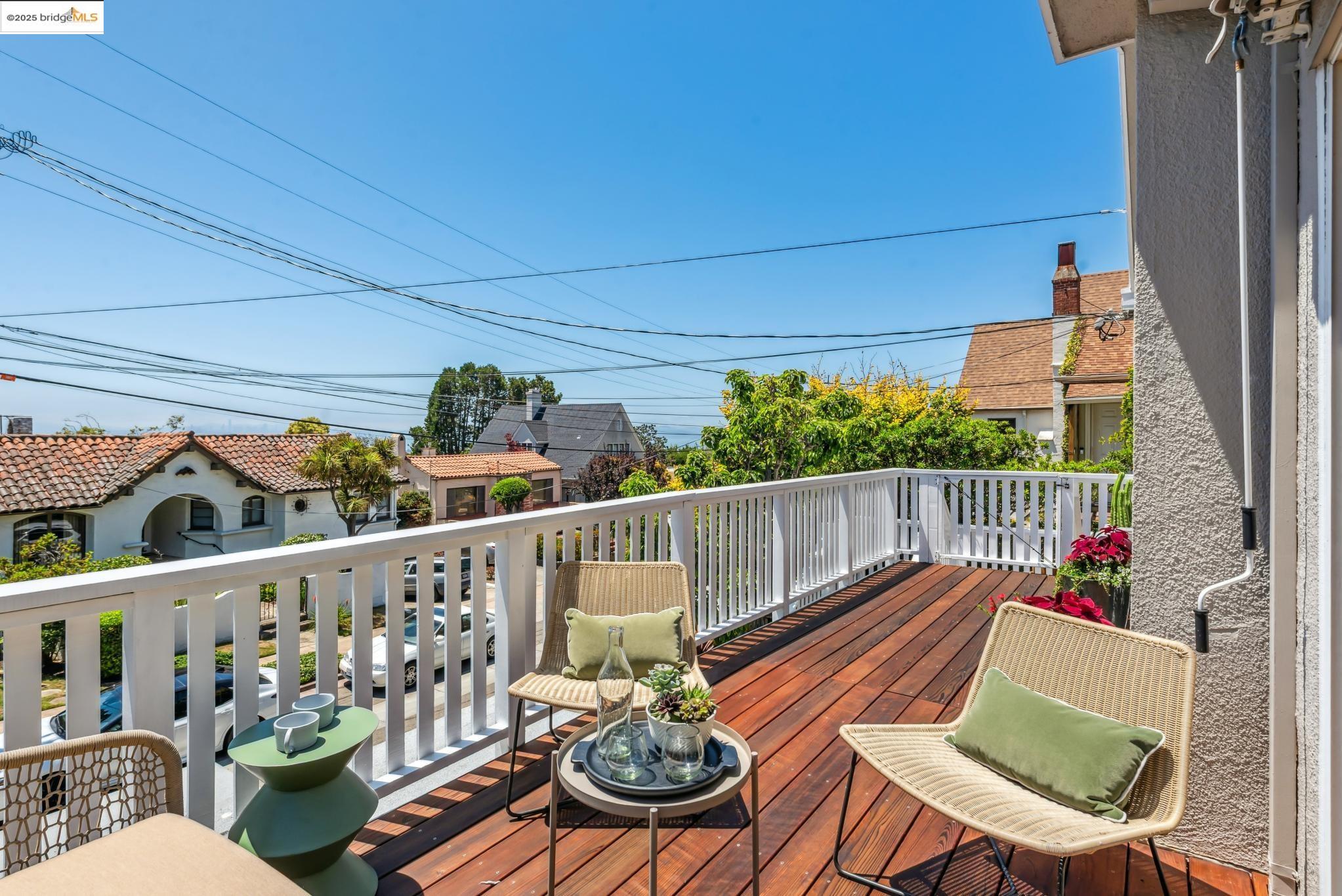 911 San Benito Rd, Berkeley, California 94707, 4 Bedrooms Bedrooms, 7 Rooms Rooms,2 BathroomsBathrooms,Residential,For Sale,911 San Benito Rd,41106445
