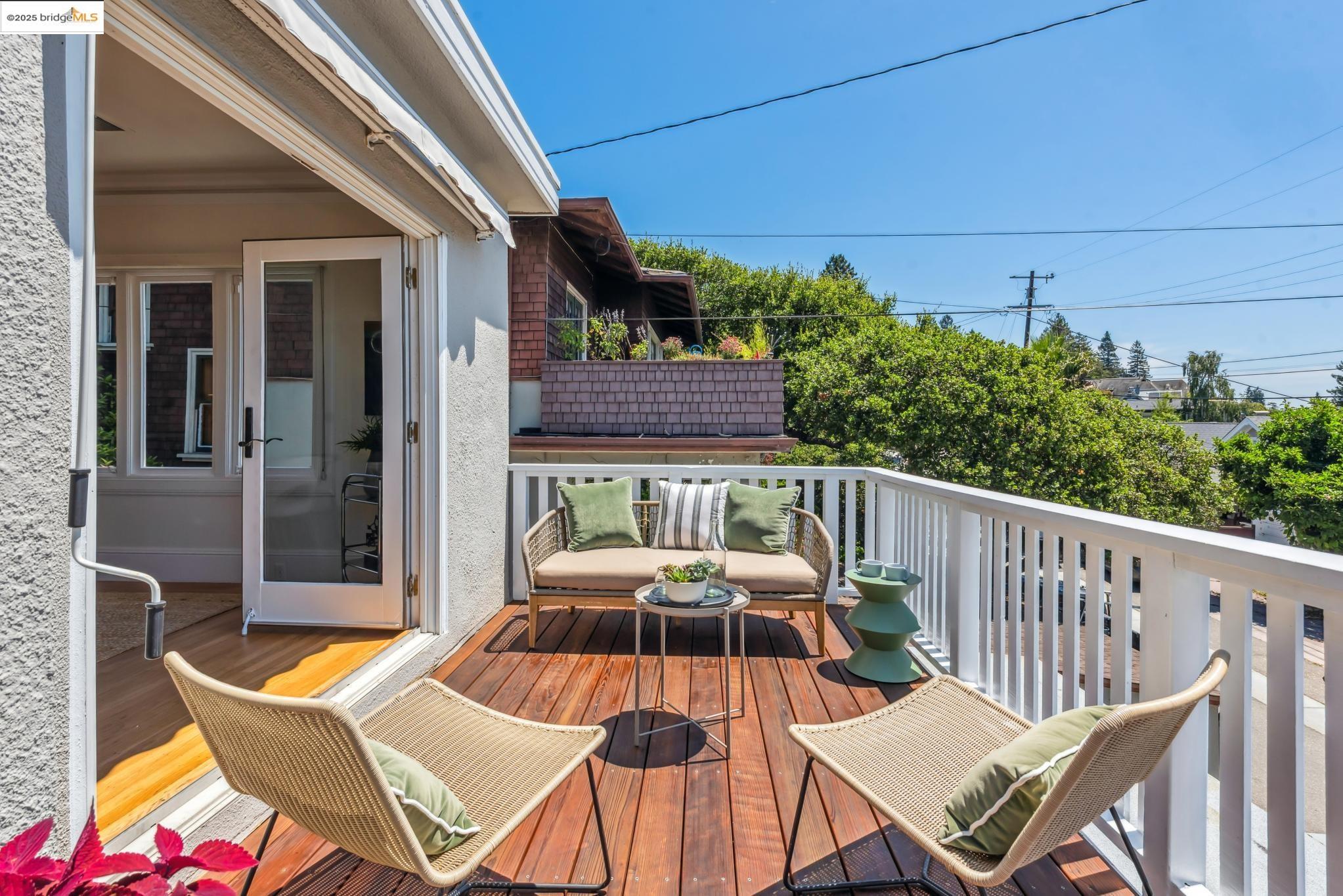 911 San Benito Rd, Berkeley, California 94707, 4 Bedrooms Bedrooms, 7 Rooms Rooms,2 BathroomsBathrooms,Residential,For Sale,911 San Benito Rd,41106445