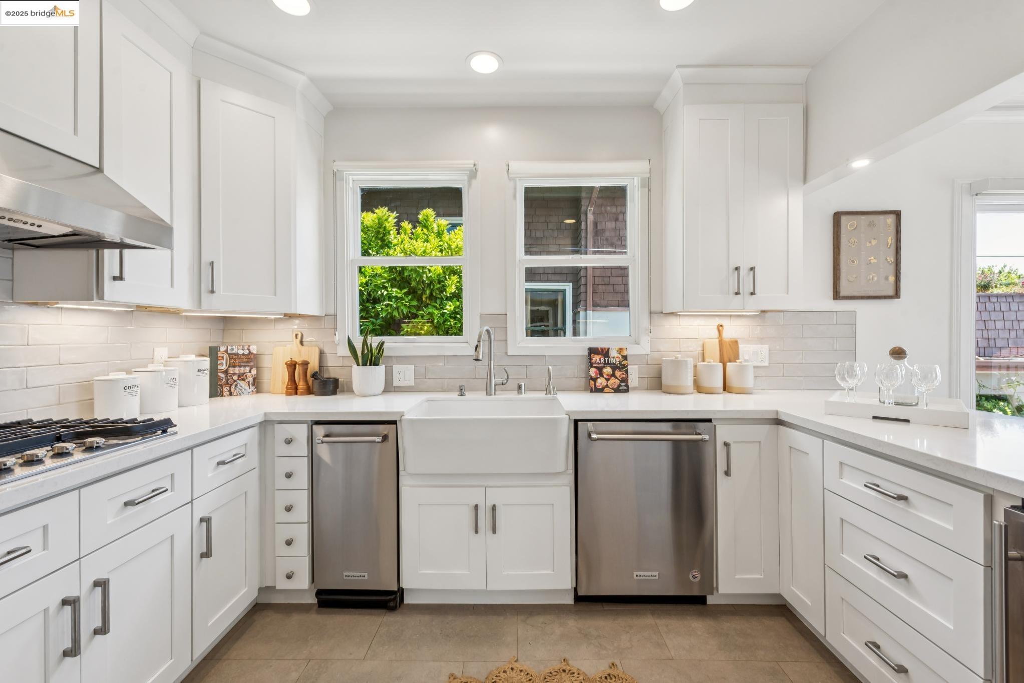 911 San Benito Rd, Berkeley, California 94707, 4 Bedrooms Bedrooms, 7 Rooms Rooms,2 BathroomsBathrooms,Residential,For Sale,911 San Benito Rd,41106445