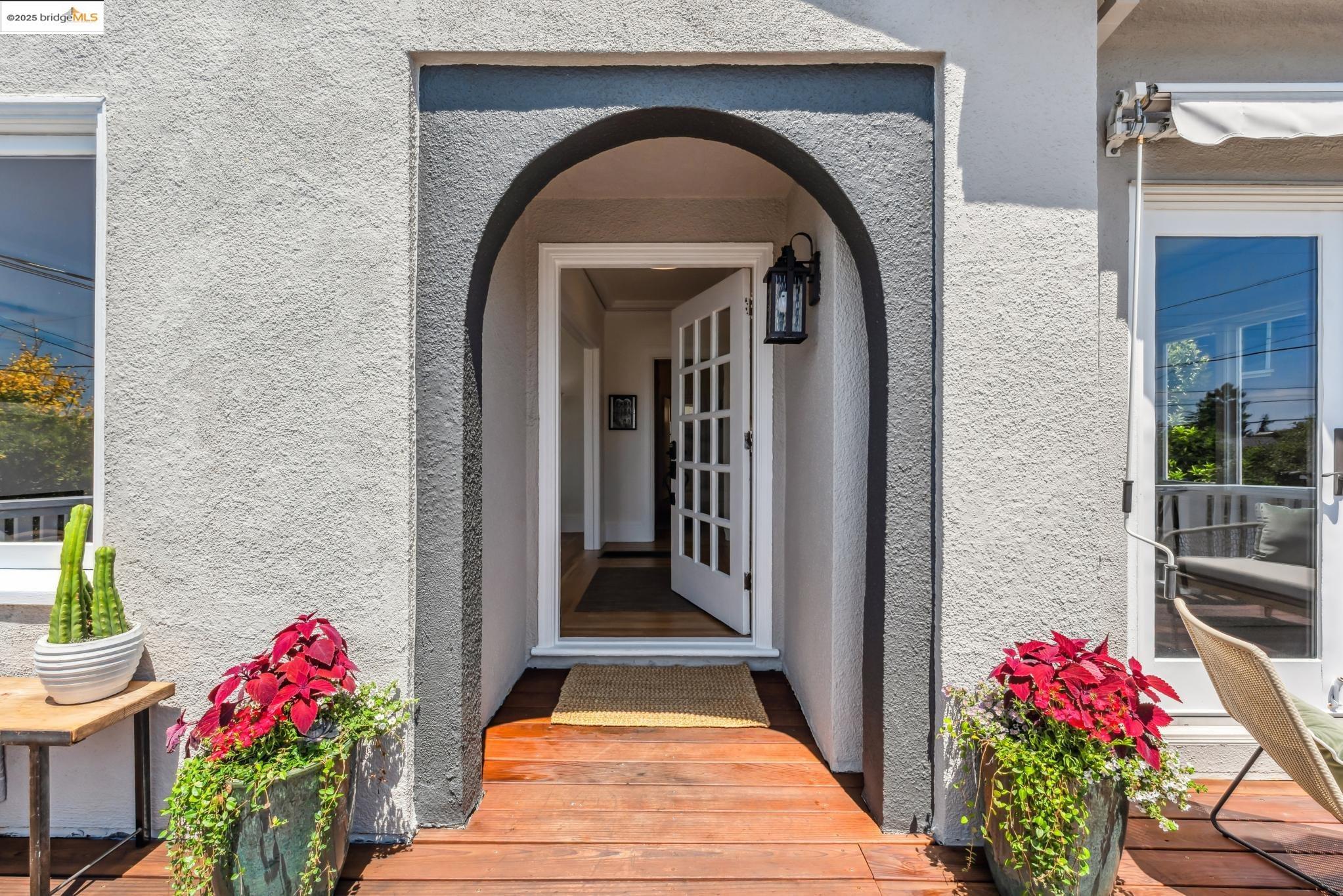 911 San Benito Rd, Berkeley, California 94707, 4 Bedrooms Bedrooms, 7 Rooms Rooms,2 BathroomsBathrooms,Residential,For Sale,911 San Benito Rd,41106445