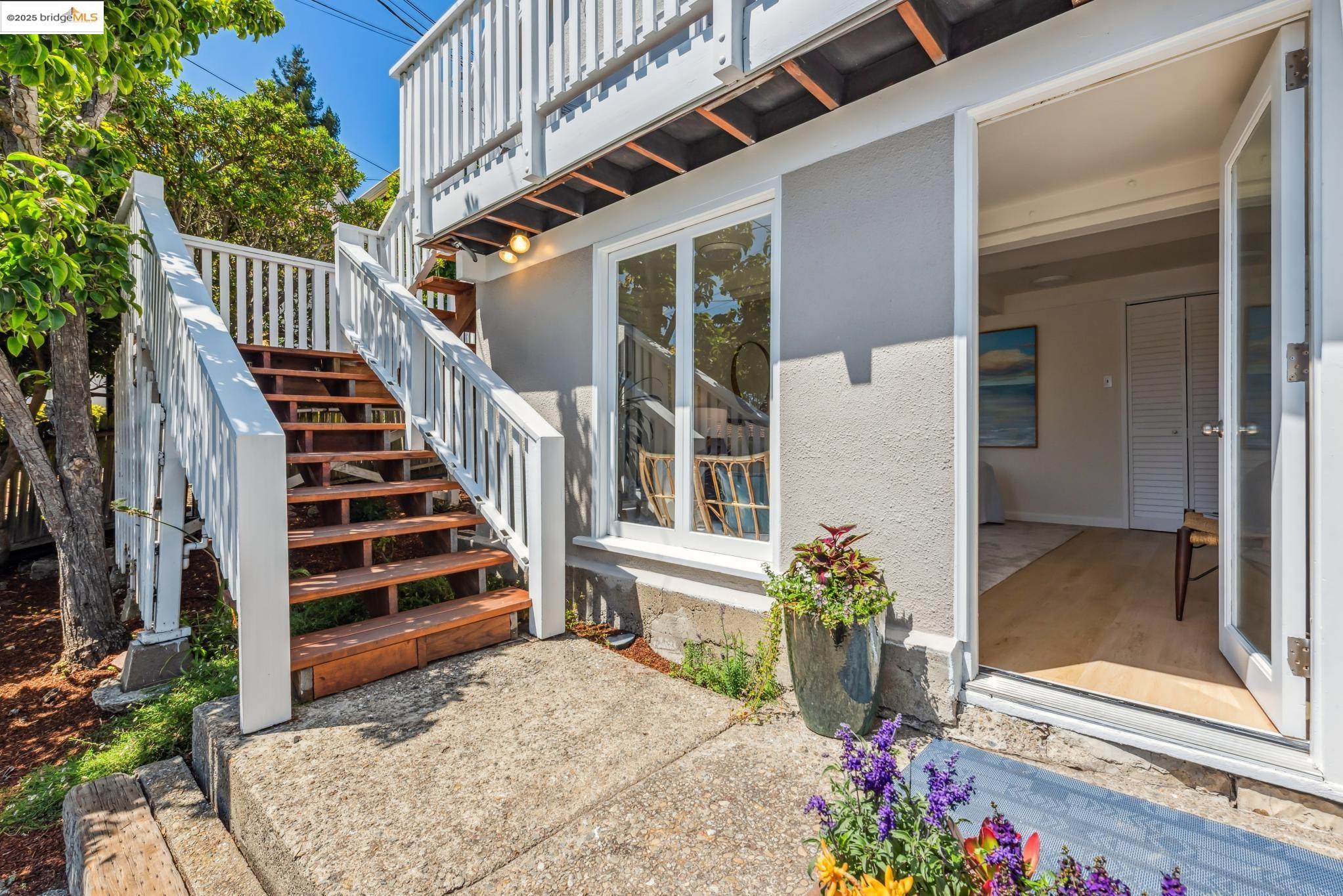 911 San Benito Rd, Berkeley, California 94707, 4 Bedrooms Bedrooms, 7 Rooms Rooms,2 BathroomsBathrooms,Residential,For Sale,911 San Benito Rd,41106445