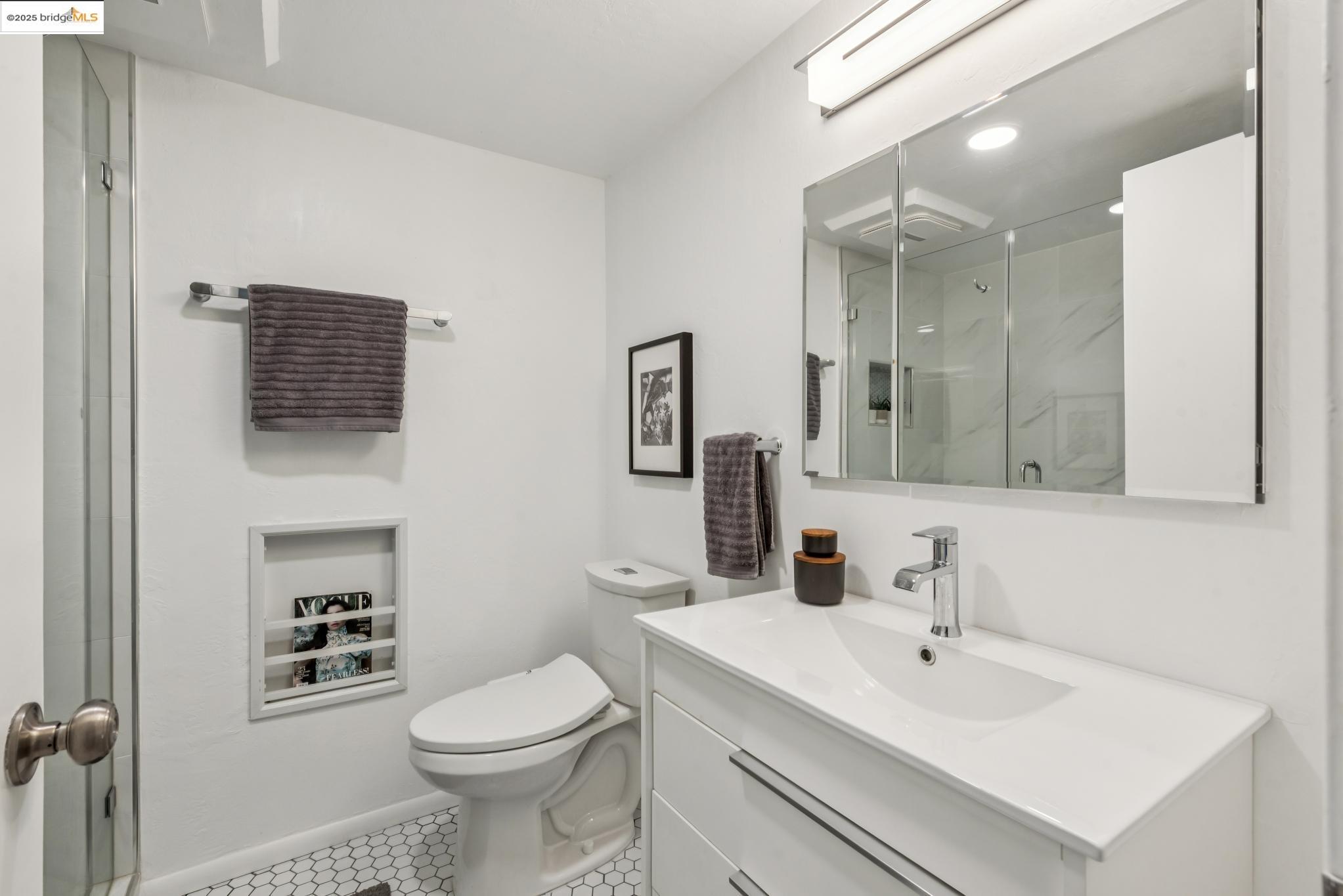 911 San Benito Rd, Berkeley, California 94707, 4 Bedrooms Bedrooms, 7 Rooms Rooms,2 BathroomsBathrooms,Residential,For Sale,911 San Benito Rd,41106445