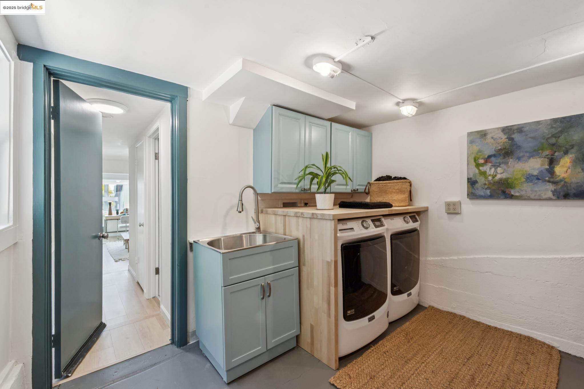 911 San Benito Rd, Berkeley, California 94707, 4 Bedrooms Bedrooms, 7 Rooms Rooms,2 BathroomsBathrooms,Residential,For Sale,911 San Benito Rd,41106445