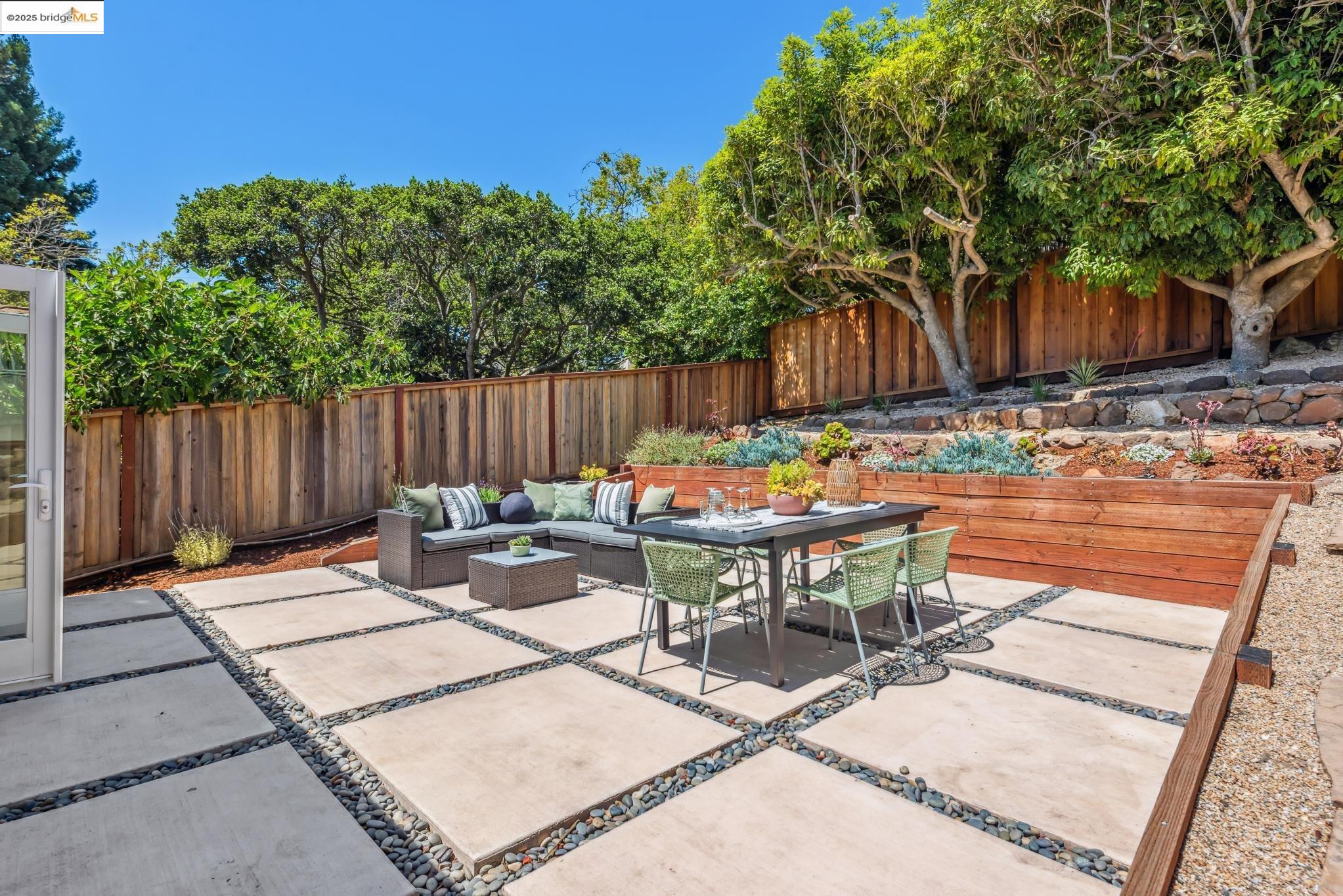 911 San Benito Rd, Berkeley, California 94707, 4 Bedrooms Bedrooms, 7 Rooms Rooms,2 BathroomsBathrooms,Residential,For Sale,911 San Benito Rd,41106445