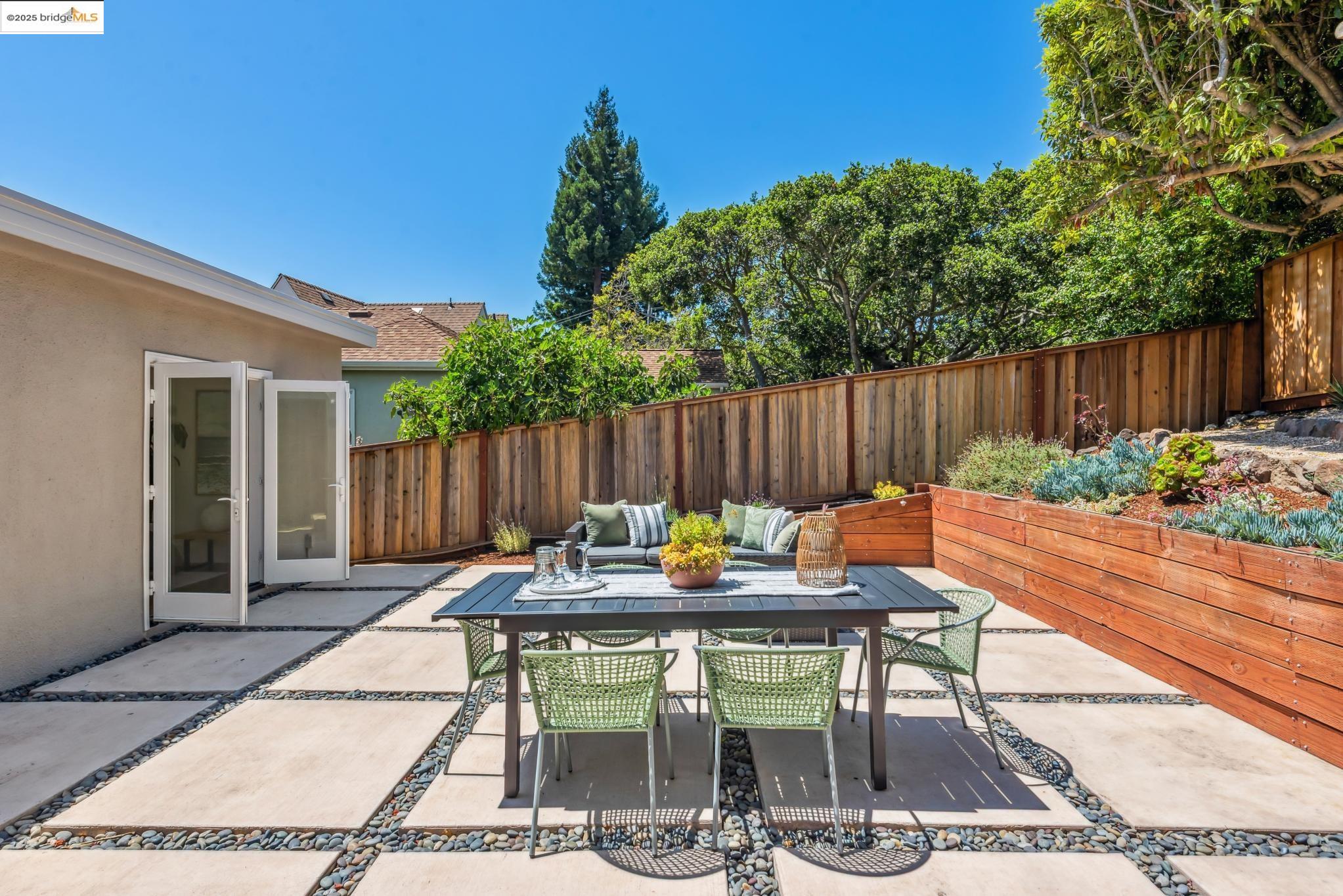 911 San Benito Rd, Berkeley, California 94707, 4 Bedrooms Bedrooms, 7 Rooms Rooms,2 BathroomsBathrooms,Residential,For Sale,911 San Benito Rd,41106445