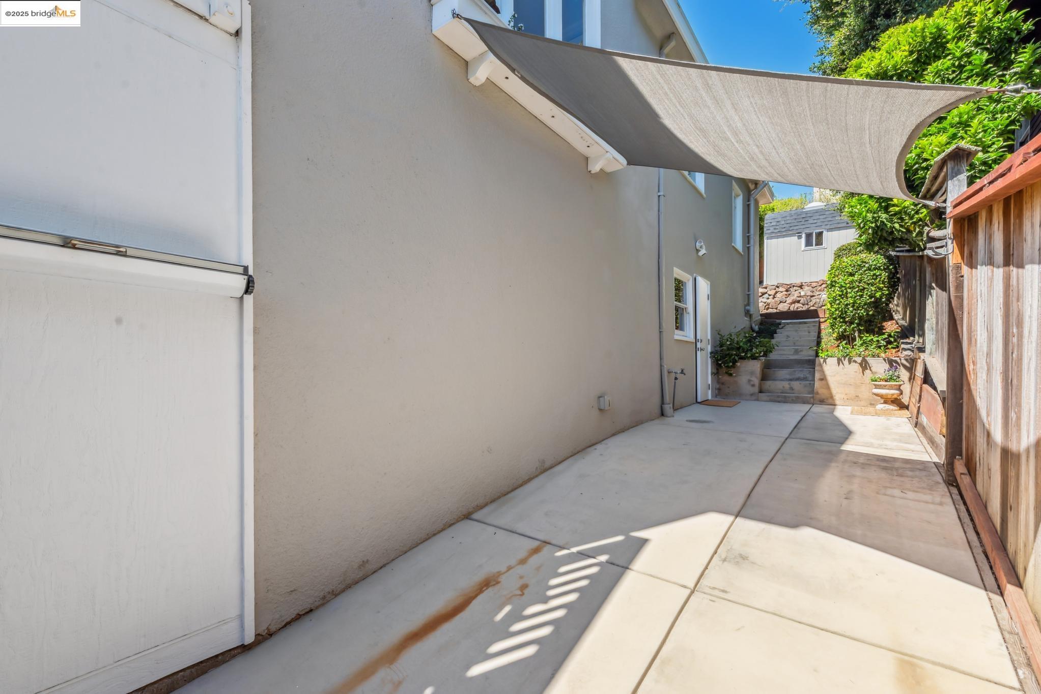 911 San Benito Rd, Berkeley, California 94707, 4 Bedrooms Bedrooms, 7 Rooms Rooms,2 BathroomsBathrooms,Residential,For Sale,911 San Benito Rd,41106445