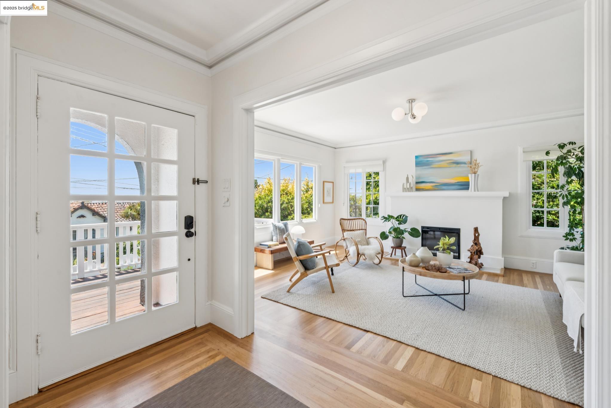 911 San Benito Rd, Berkeley, California 94707, 4 Bedrooms Bedrooms, 7 Rooms Rooms,2 BathroomsBathrooms,Residential,For Sale,911 San Benito Rd,41106445