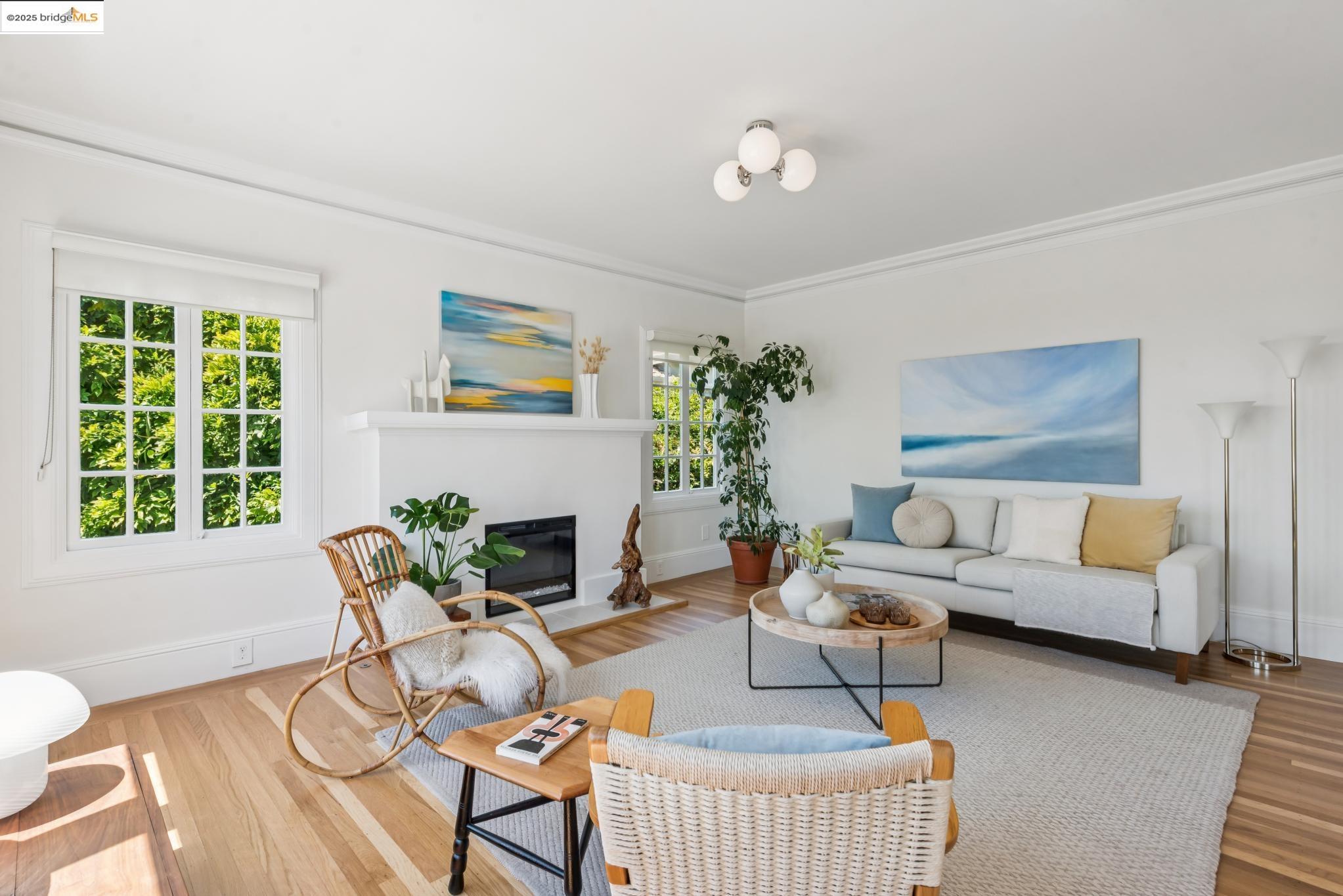 911 San Benito Rd, Berkeley, California 94707, 4 Bedrooms Bedrooms, 7 Rooms Rooms,2 BathroomsBathrooms,Residential,For Sale,911 San Benito Rd,41106445