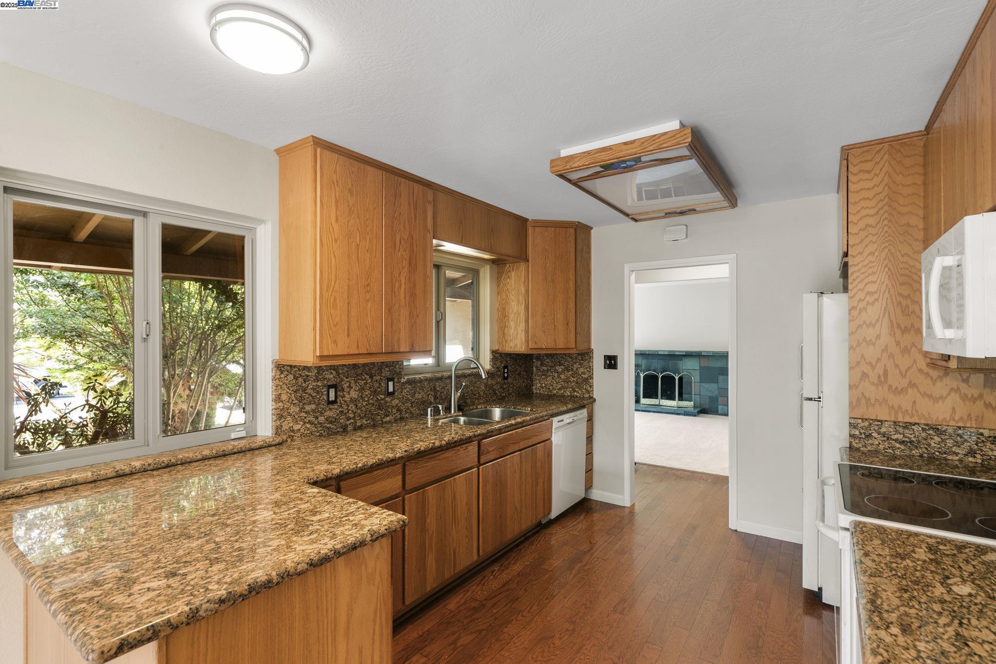 1128 Verona Ave, Livermore, California 94550, 4 Bedrooms Bedrooms, 7 Rooms Rooms,3 BathroomsBathrooms,Residential,For Sale,1128 Verona Ave,41106446