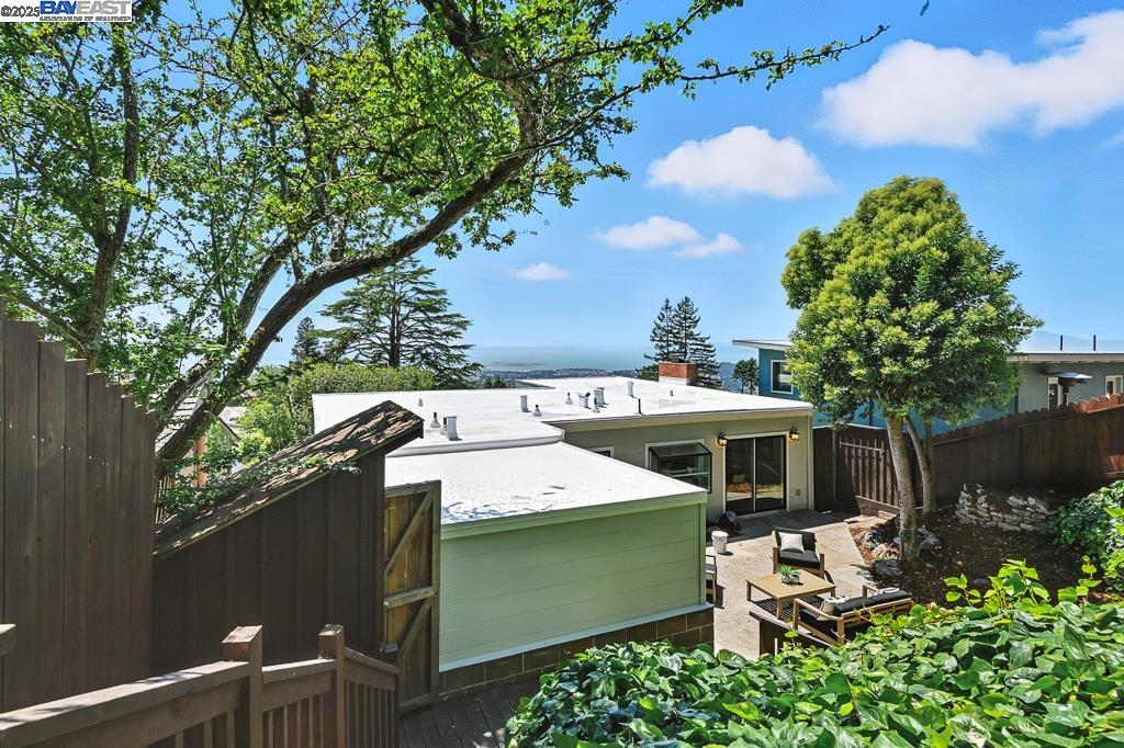 Detail Gallery Image 33 of 48 For 411 Vassar Ave, Berkeley,  CA 94708 - 3 Beds | 3 Baths