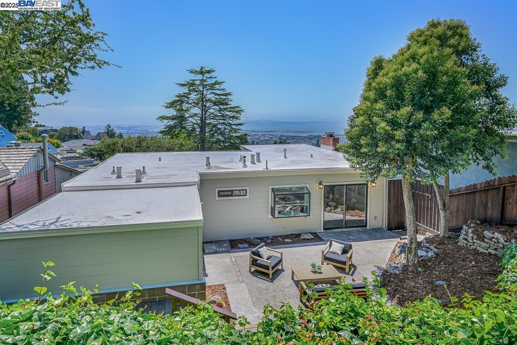 411 Vassar Ave, Berkeley, California 94708, 3 Bedrooms Bedrooms, 6 Rooms Rooms,3 BathroomsBathrooms,Residential,For Sale,411 Vassar Ave,41106448