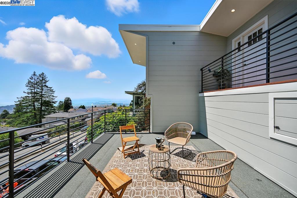 411 Vassar Ave, Berkeley, California 94708, 3 Bedrooms Bedrooms, 6 Rooms Rooms,3 BathroomsBathrooms,Residential,For Sale,411 Vassar Ave,41106448