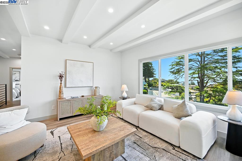 411 Vassar Ave, Berkeley, California 94708, 3 Bedrooms Bedrooms, 6 Rooms Rooms,3 BathroomsBathrooms,Residential,For Sale,411 Vassar Ave,41106448