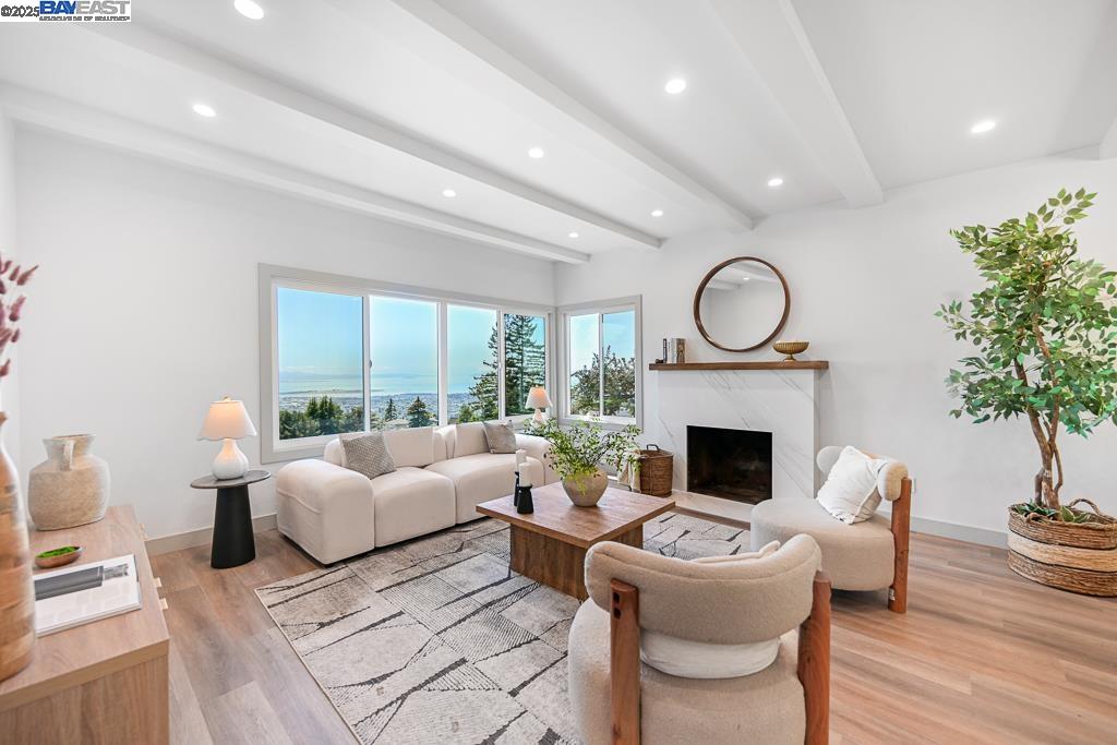 411 Vassar Ave, Berkeley, California 94708, 3 Bedrooms Bedrooms, 6 Rooms Rooms,3 BathroomsBathrooms,Residential,For Sale,411 Vassar Ave,41106448