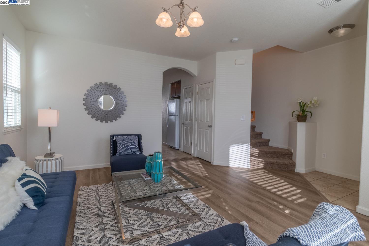 Detail Gallery Image 6 of 38 For 1526 Cat Tail Dr, Stockton,  CA 95204 - 4 Beds | 2/1 Baths