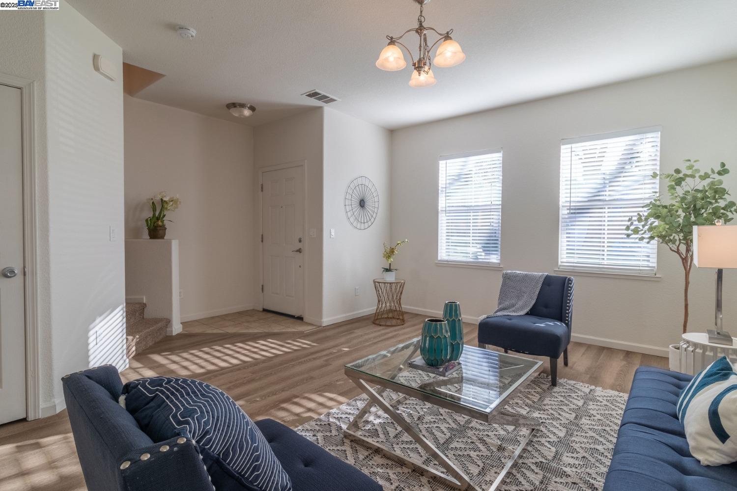 Detail Gallery Image 8 of 38 For 1526 Cat Tail Dr, Stockton,  CA 95204 - 4 Beds | 2/1 Baths