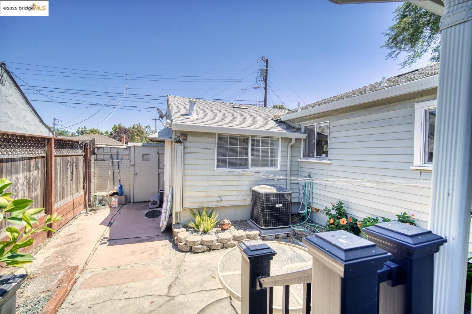 Detail Gallery Image 20 of 52 For 2821 Ponderosa  Drive, Concord,  CA 94520 - 3 Beds | 1 Baths