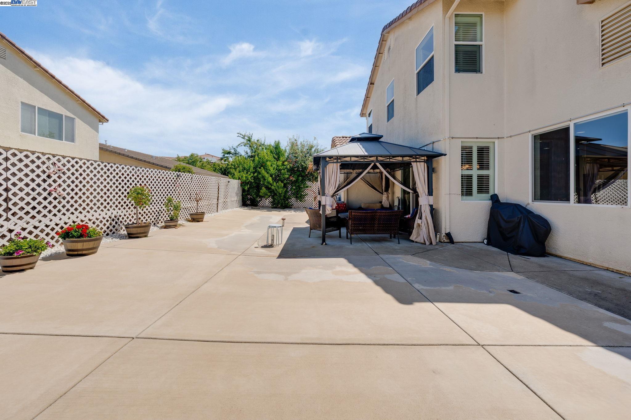 Detail Gallery Image 11 of 11 For 8690 Heritage Hill Dr, Elk Grove,  CA 95624 - 4 Beds | 3 Baths