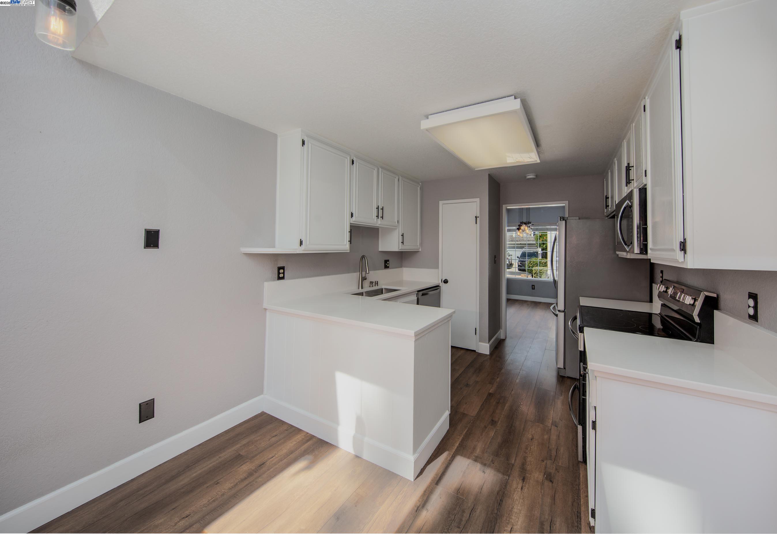 Photo #12: 41106461 Listing: Photo #12