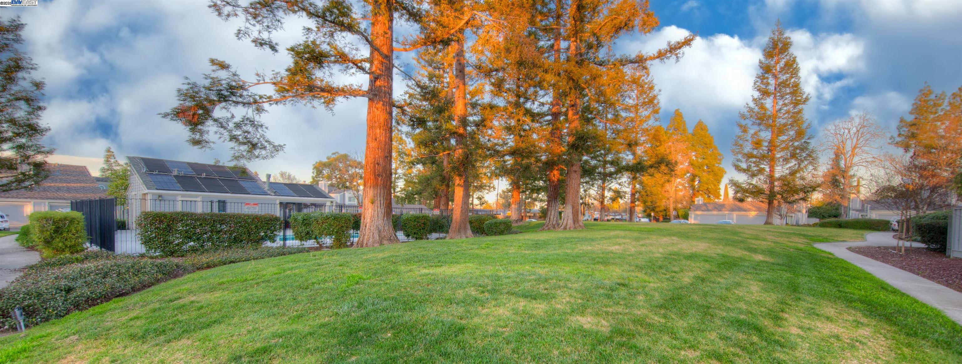 Detail Gallery Image 25 of 26 For 243 Northwood Commons, Livermore,  CA 94551-3054 - 3 Beds | 2/1 Baths