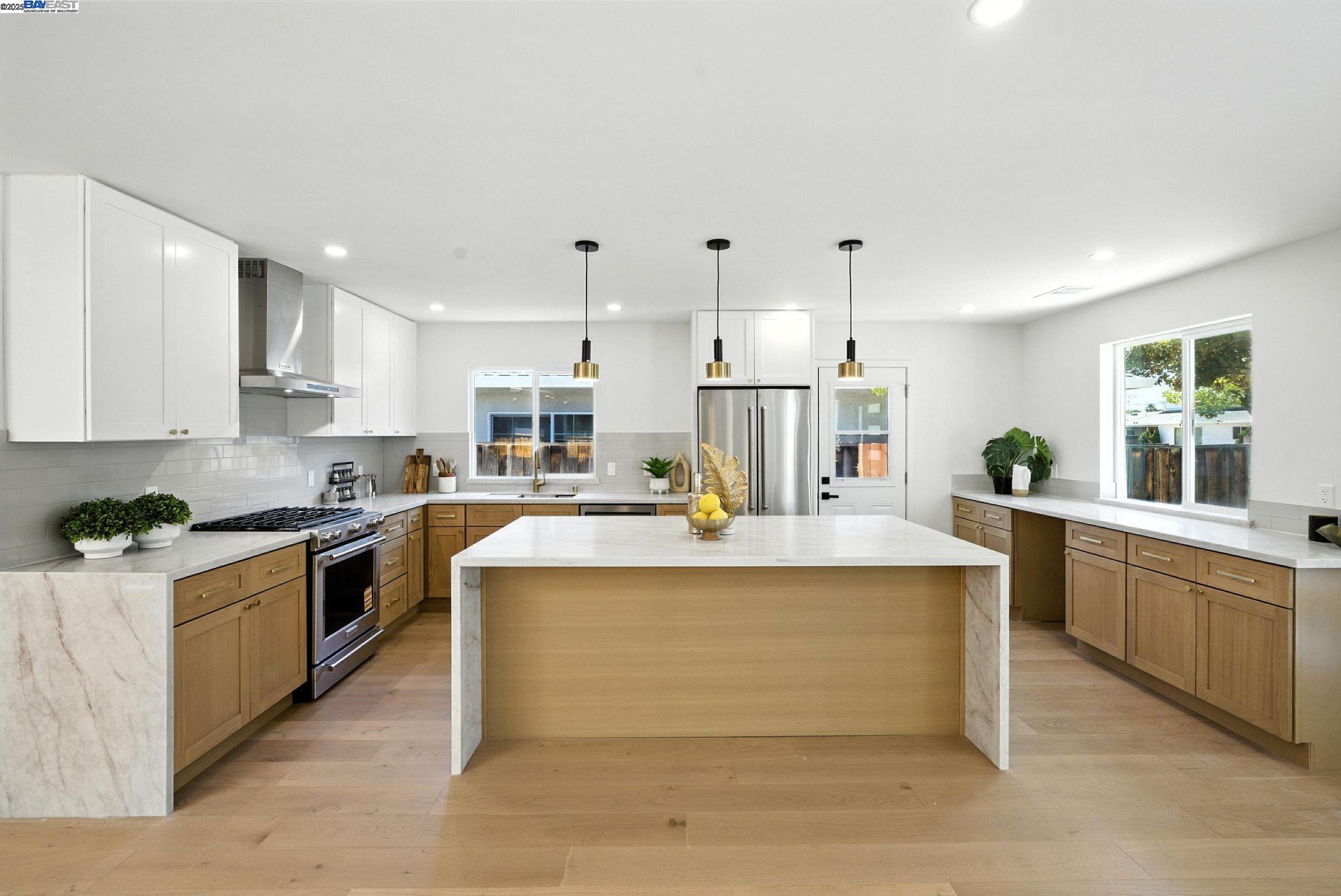 Detail Gallery Image 12 of 37 For 1173 Myrtle Dr, Sunnyvale,  CA 94086 - 4 Beds | 3 Baths