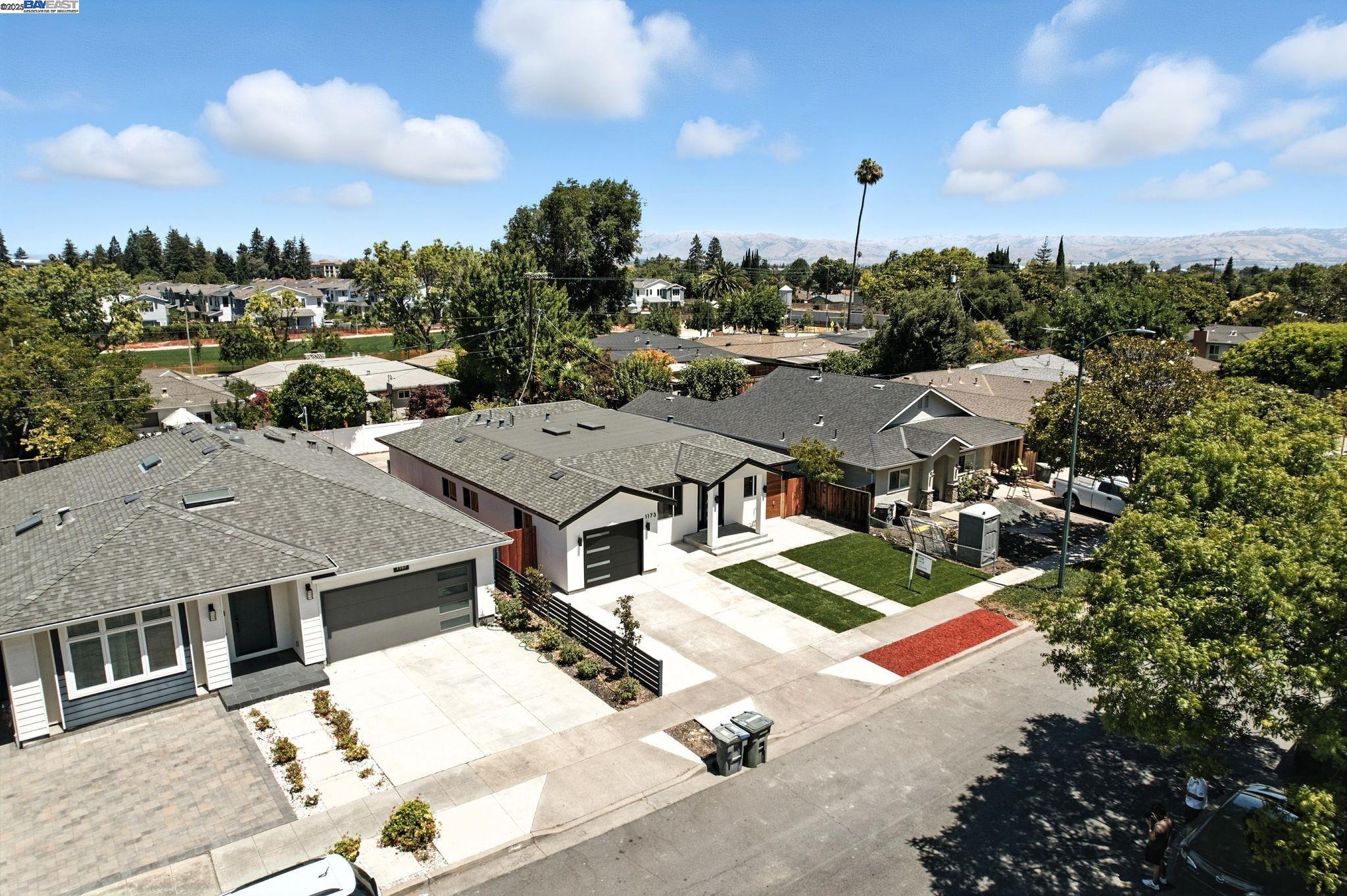Detail Gallery Image 3 of 37 For 1173 Myrtle Dr, Sunnyvale,  CA 94086 - 4 Beds | 3 Baths