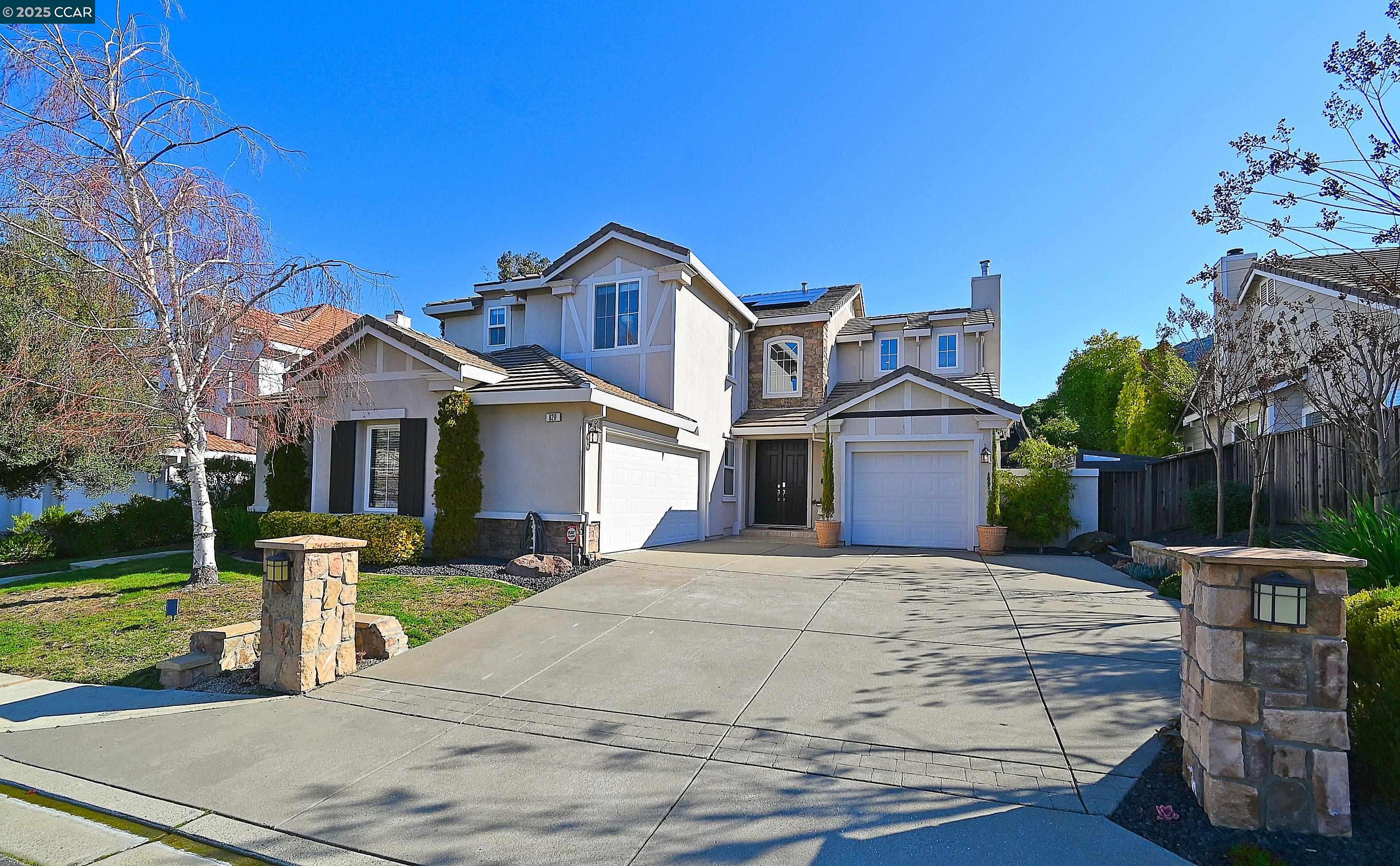 Detail Gallery Image 2 of 55 For 829 Deer Spring Cir, Concord,  CA 94521 - 5 Beds | 2/1 Baths