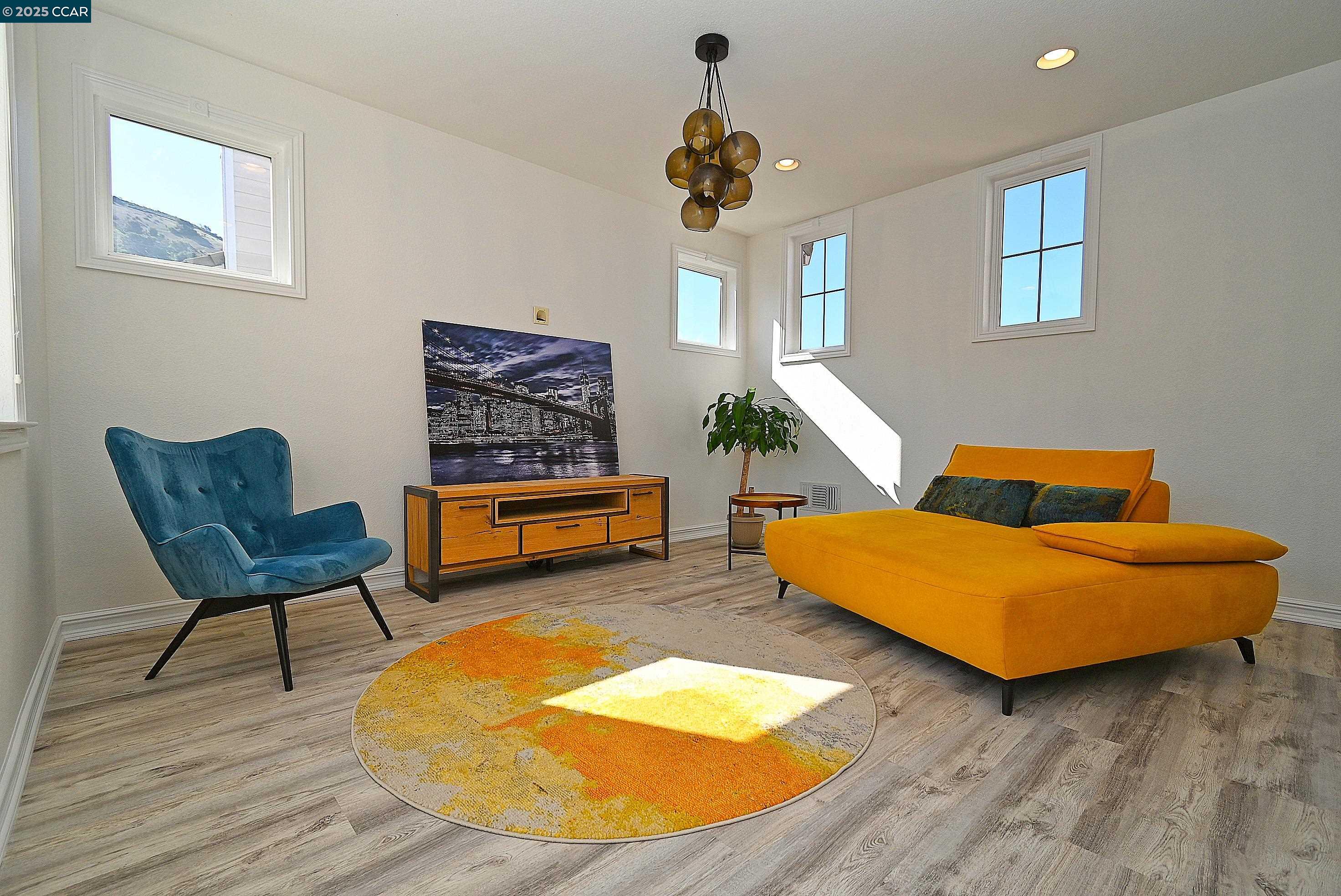Detail Gallery Image 26 of 55 For 829 Deer Spring Cir, Concord,  CA 94521 - 5 Beds | 2/1 Baths