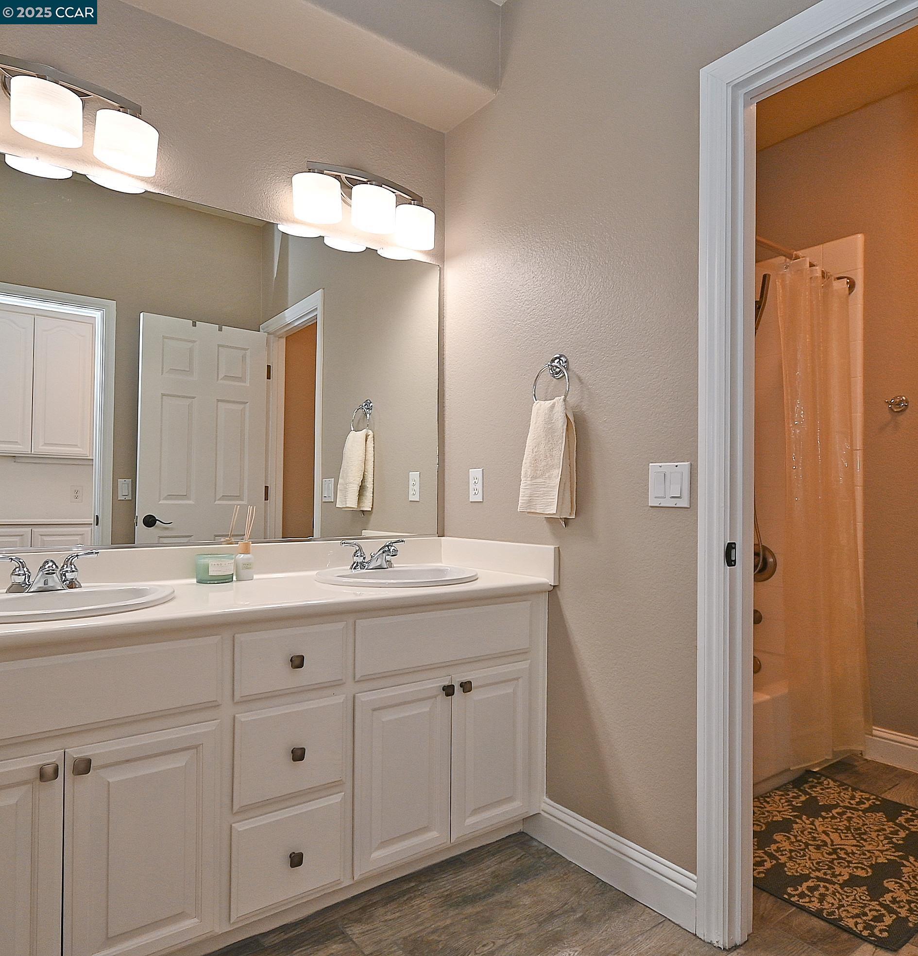 Detail Gallery Image 28 of 55 For 829 Deer Spring Cir, Concord,  CA 94521 - 5 Beds | 2/1 Baths