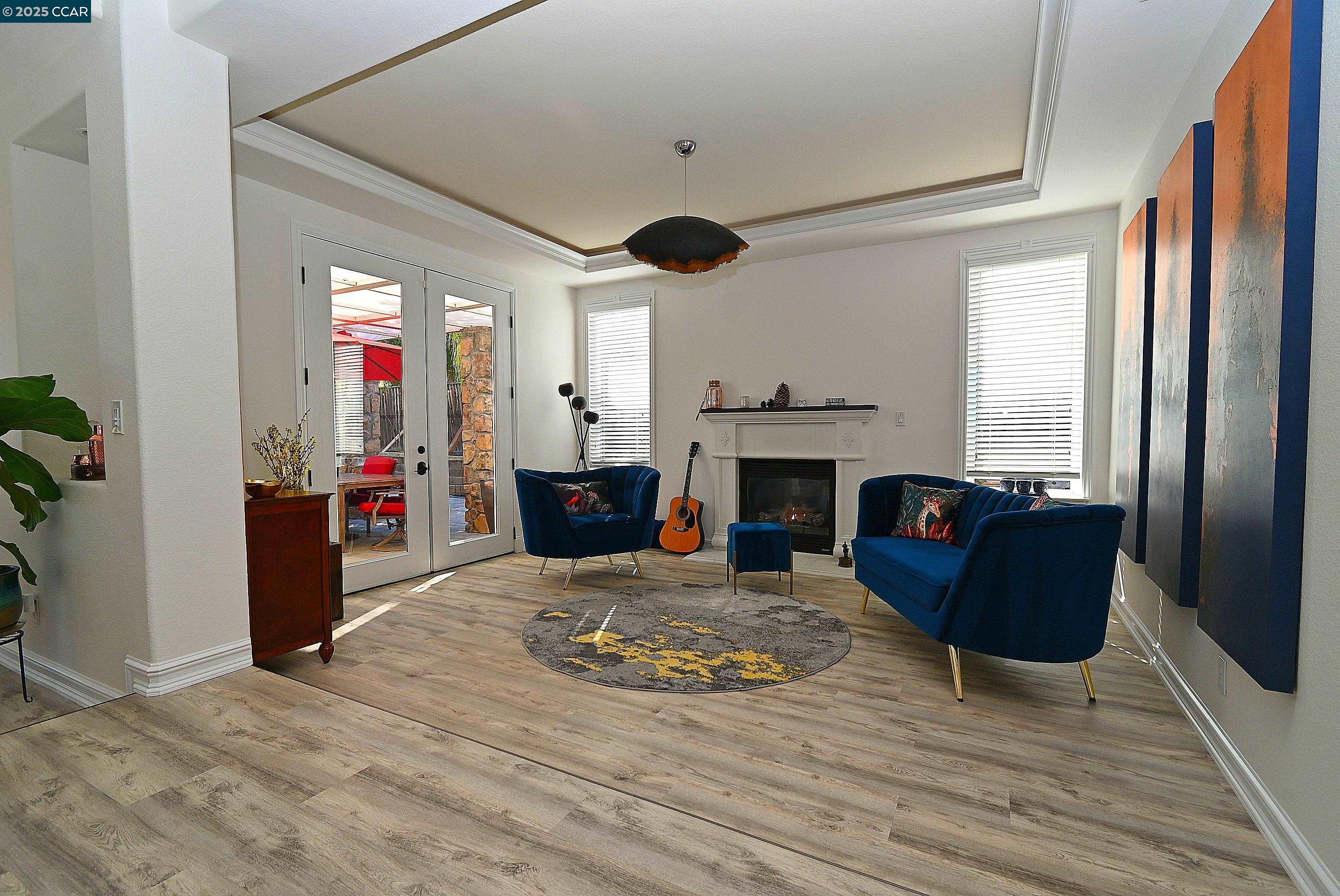 Detail Gallery Image 5 of 55 For 829 Deer Spring Cir, Concord,  CA 94521 - 5 Beds | 2/1 Baths