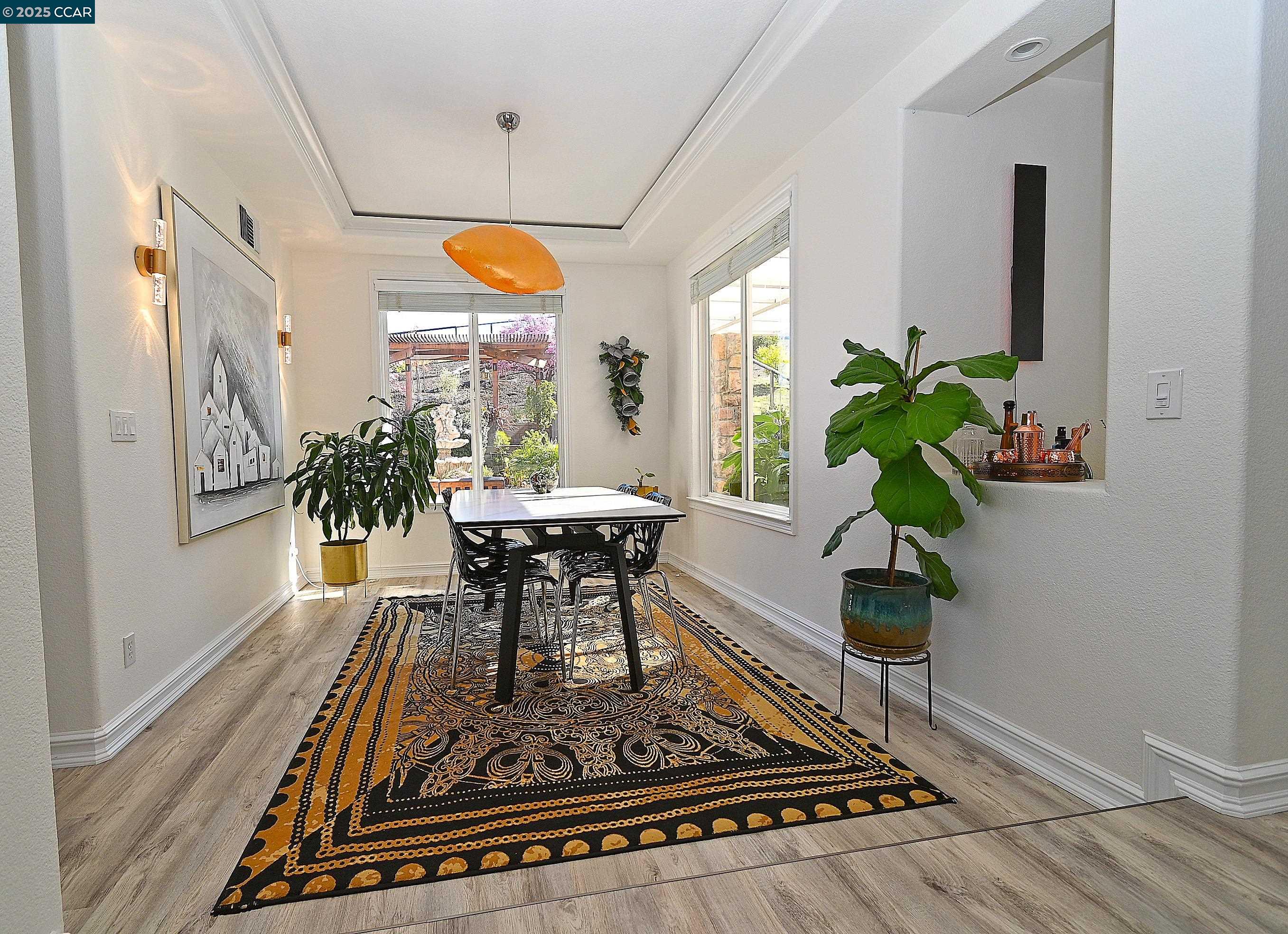 Detail Gallery Image 7 of 55 For 829 Deer Spring Cir, Concord,  CA 94521 - 5 Beds | 2/1 Baths