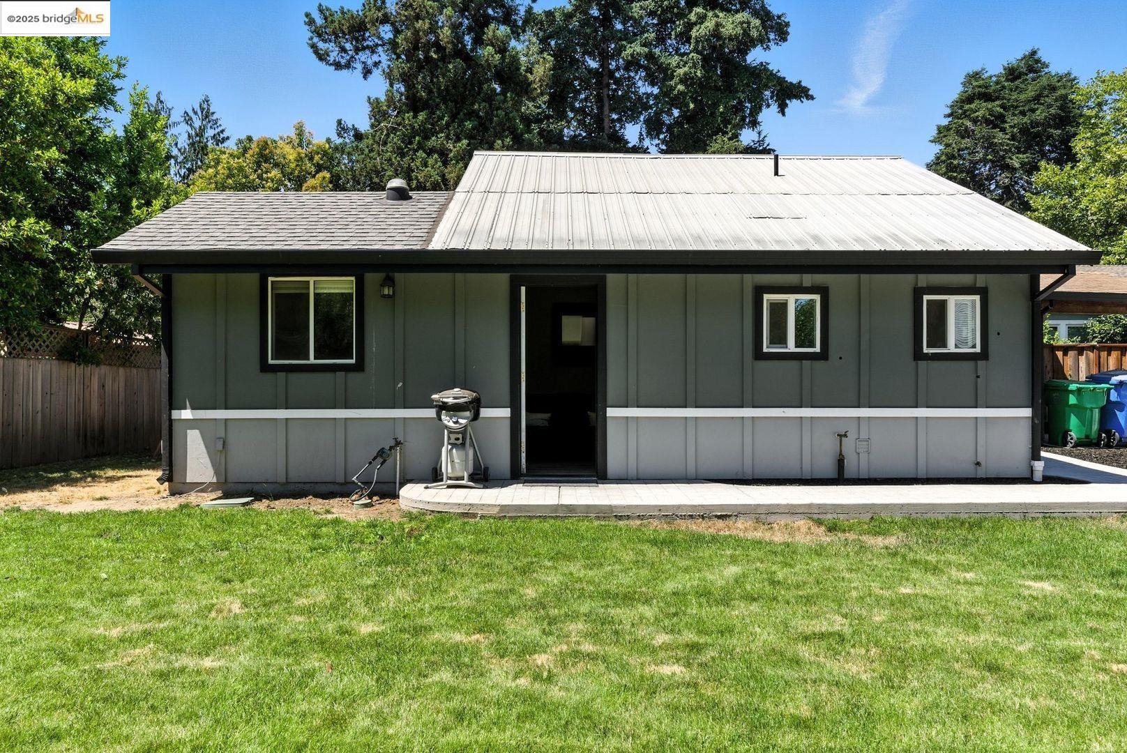 Detail Gallery Image 32 of 56 For 1647 B St, Napa,  CA 94559 - 3 Beds | 1 Baths