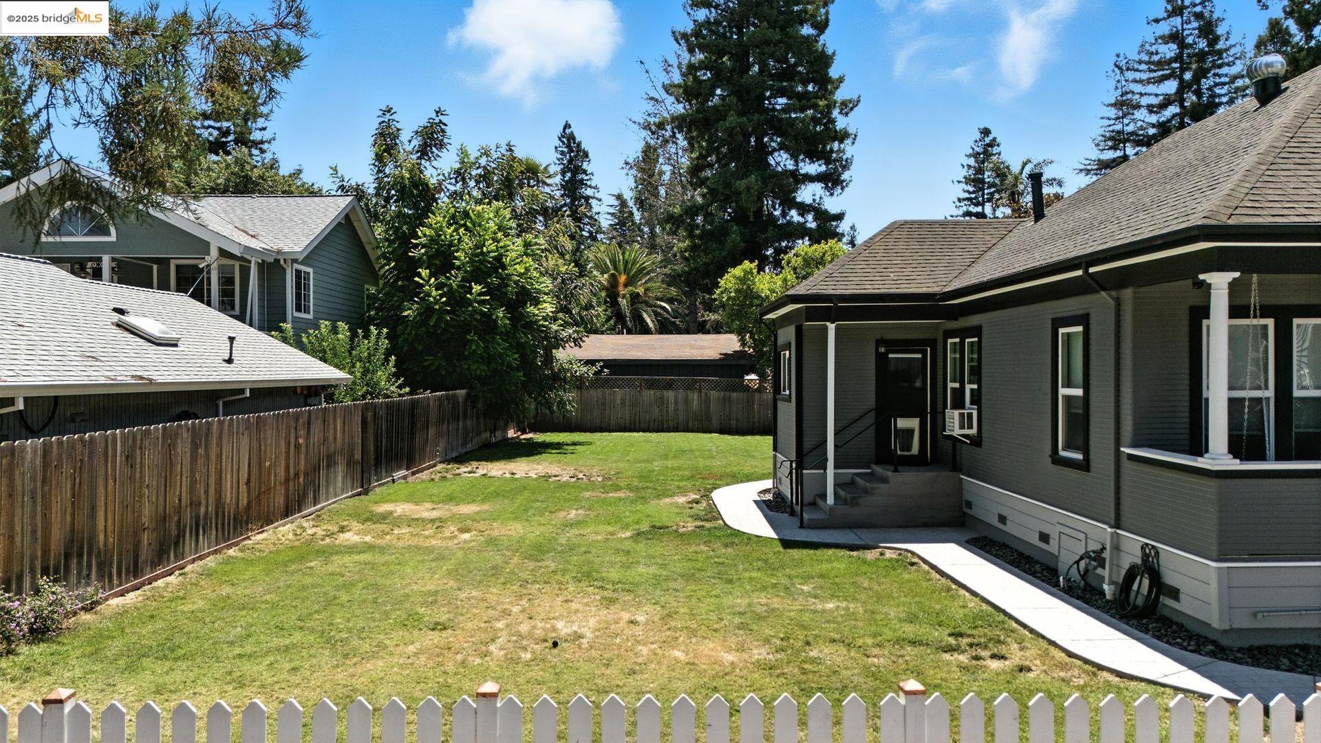 Detail Gallery Image 43 of 56 For 1647 B St, Napa,  CA 94559 - 3 Beds | 1 Baths