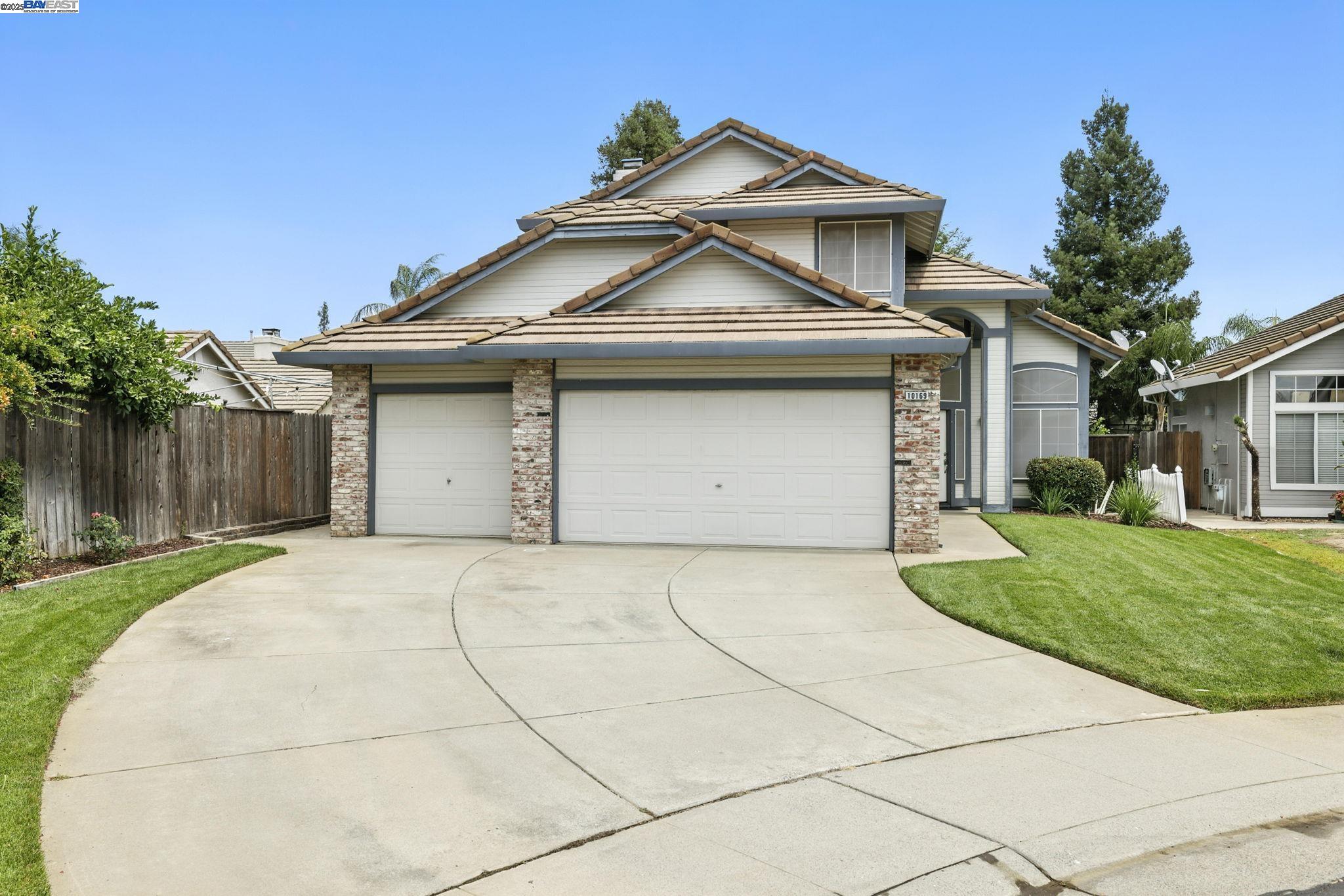 Detail Gallery Image 2 of 43 For 10169 Archley Ct, Elk Grove,  CA 95624 - 3 Beds | 3 Baths
