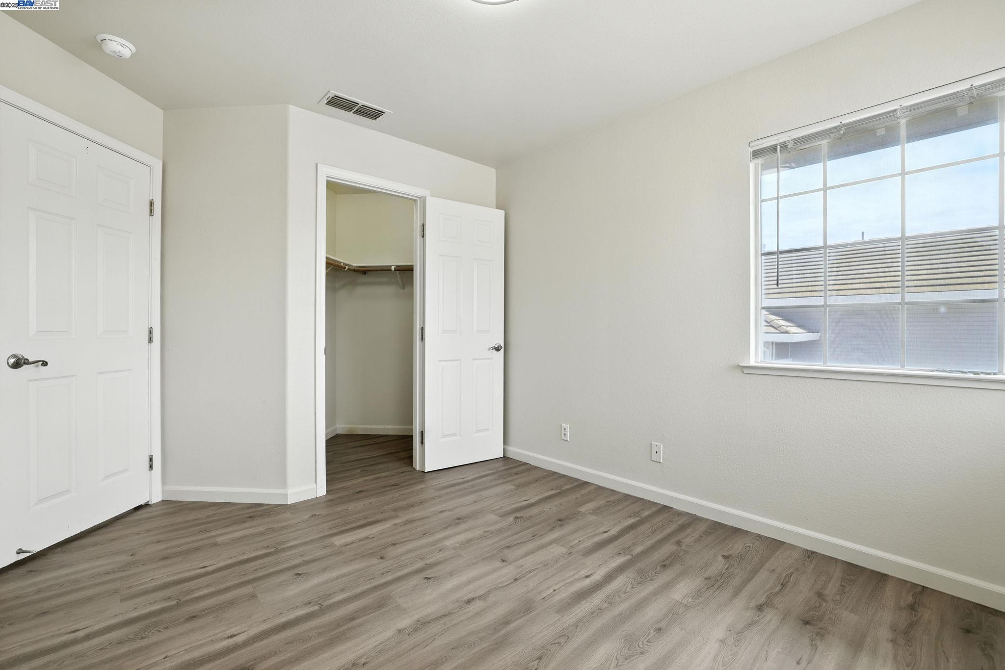 Detail Gallery Image 32 of 43 For 10169 Archley Ct, Elk Grove,  CA 95624 - 3 Beds | 3 Baths