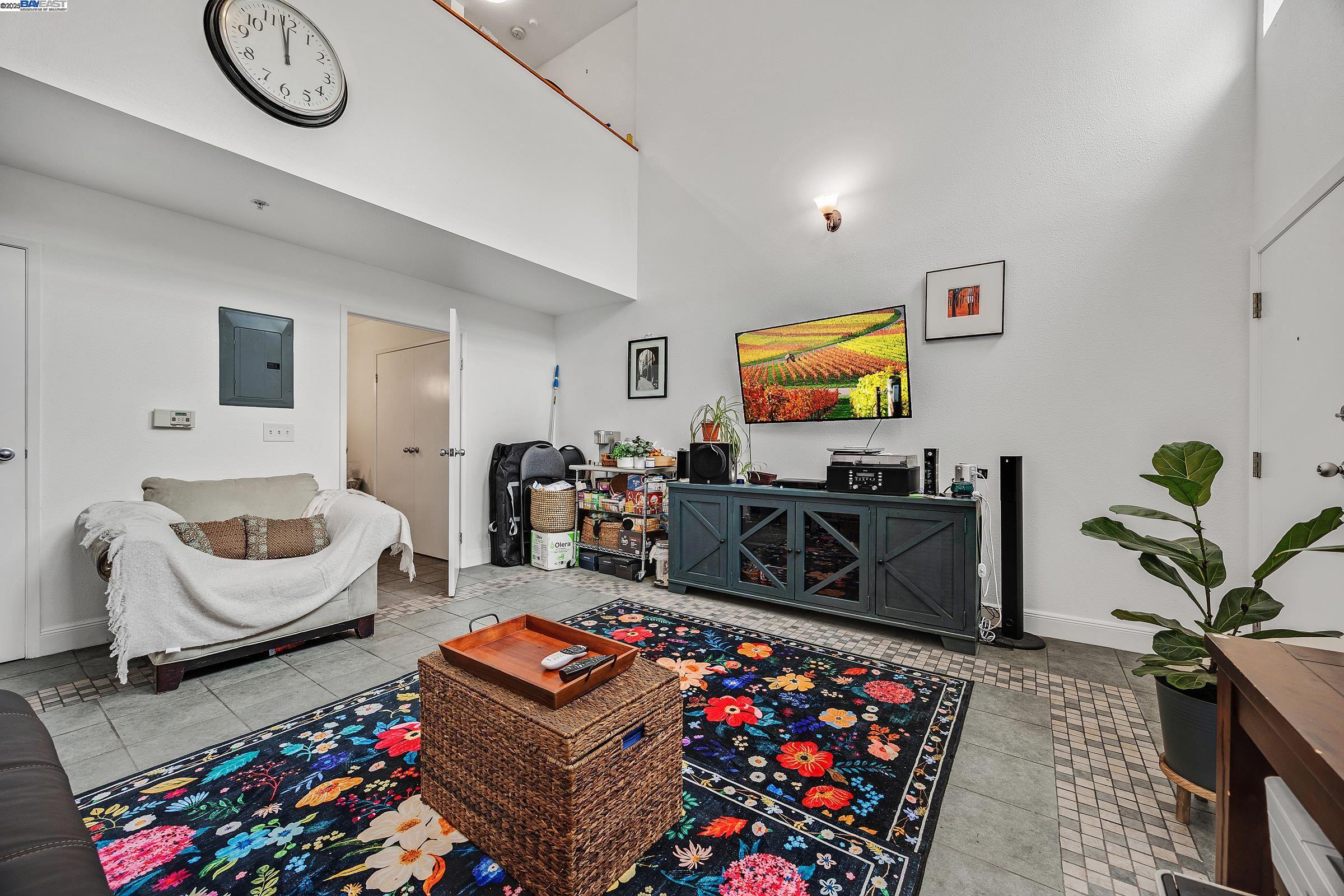 Detail Gallery Image 11 of 22 For 4816 San Pablo Ave, Emeryville,  CA 94608 - 2 Beds | 1/1 Baths