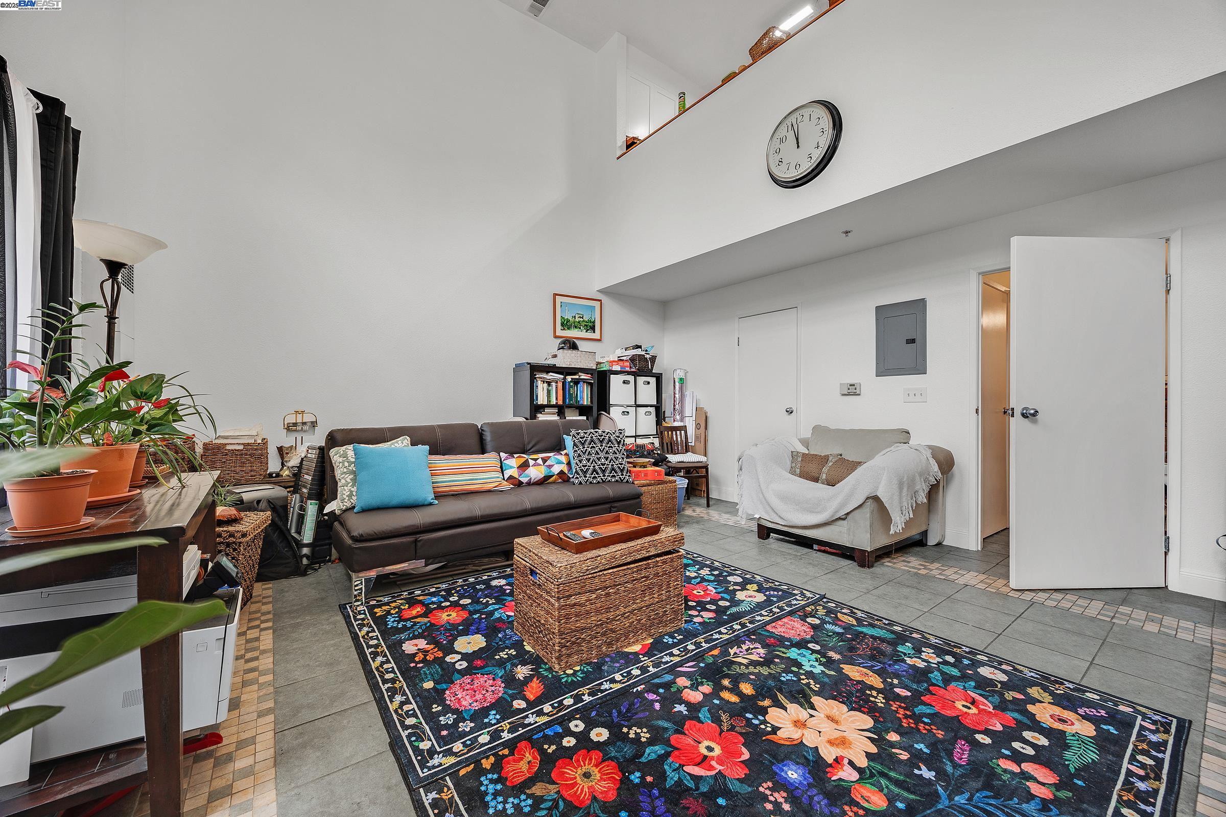 Detail Gallery Image 9 of 22 For 4816 San Pablo Ave, Emeryville,  CA 94608 - 2 Beds | 1/1 Baths