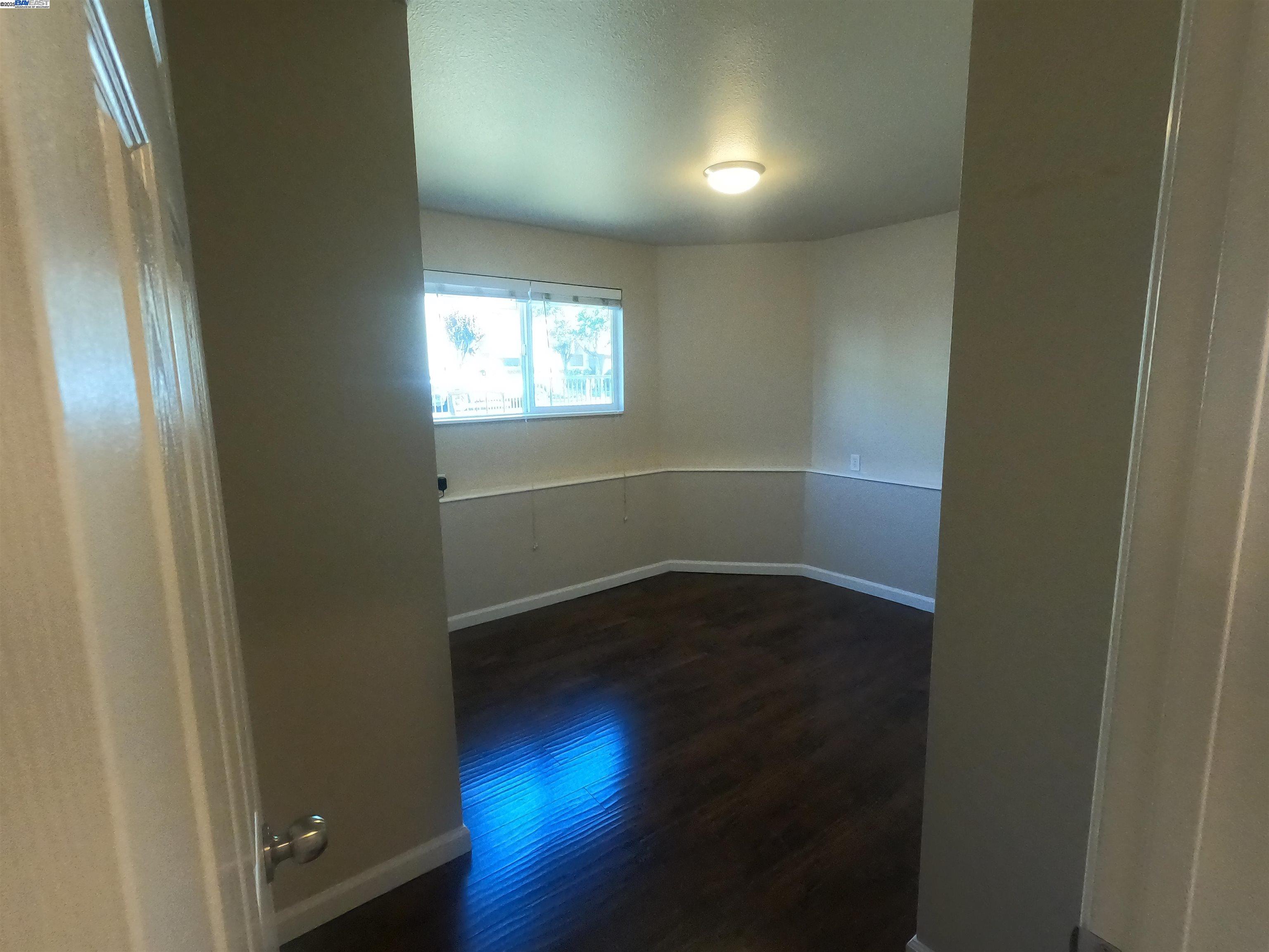 Detail Gallery Image 7 of 13 For 279 Estabrook St #C,  San Leandro,  CA 94577 - 2 Beds | 1 Baths