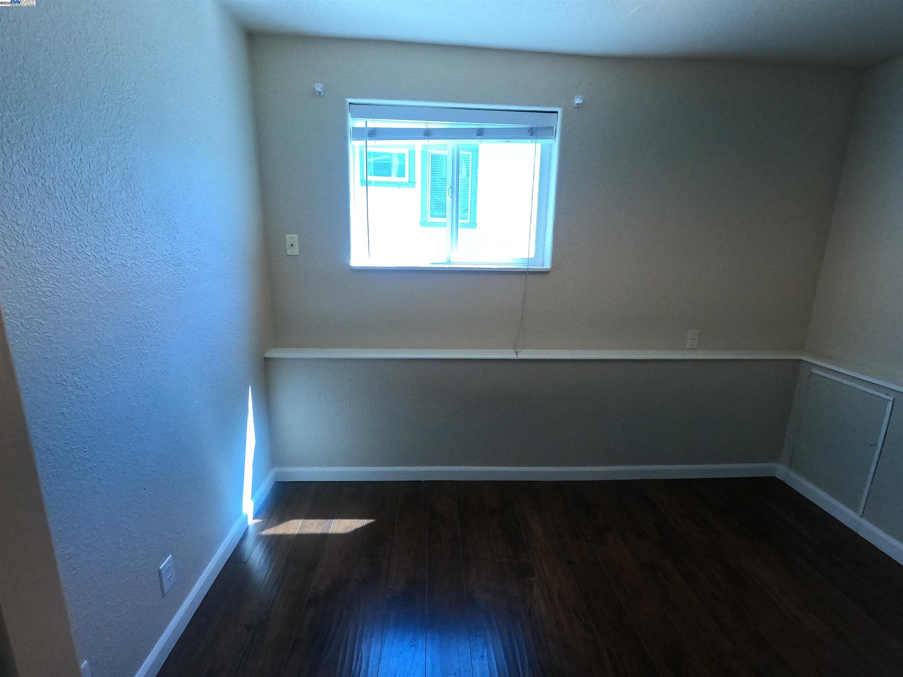 Detail Gallery Image 10 of 13 For 279 Estabrook St #C,  San Leandro,  CA 94577 - 2 Beds | 1 Baths