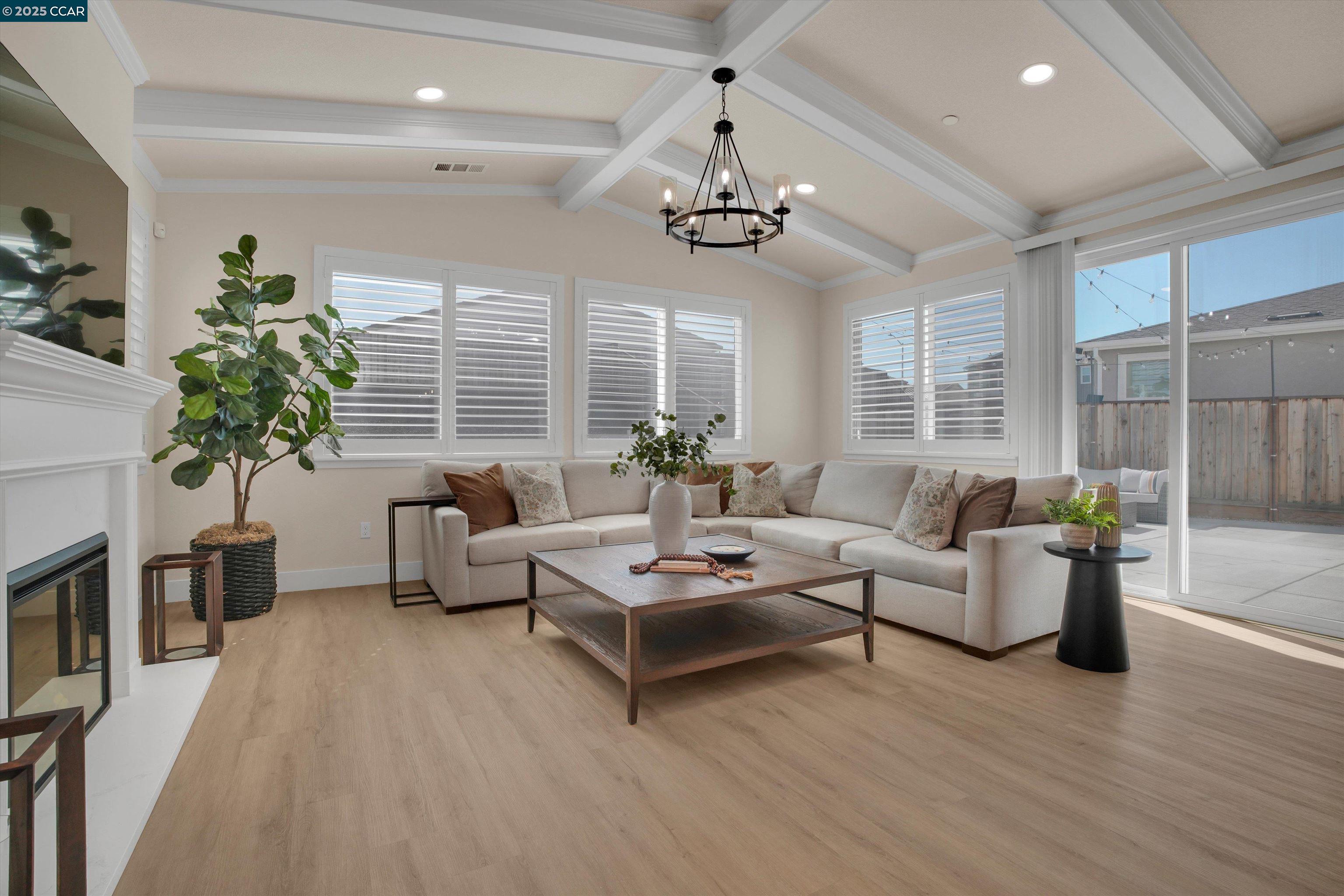 Detail Gallery Image 2 of 43 For 5498 Monte Vista Way, Antioch,  CA 94531 - 4 Beds | 3/1 Baths