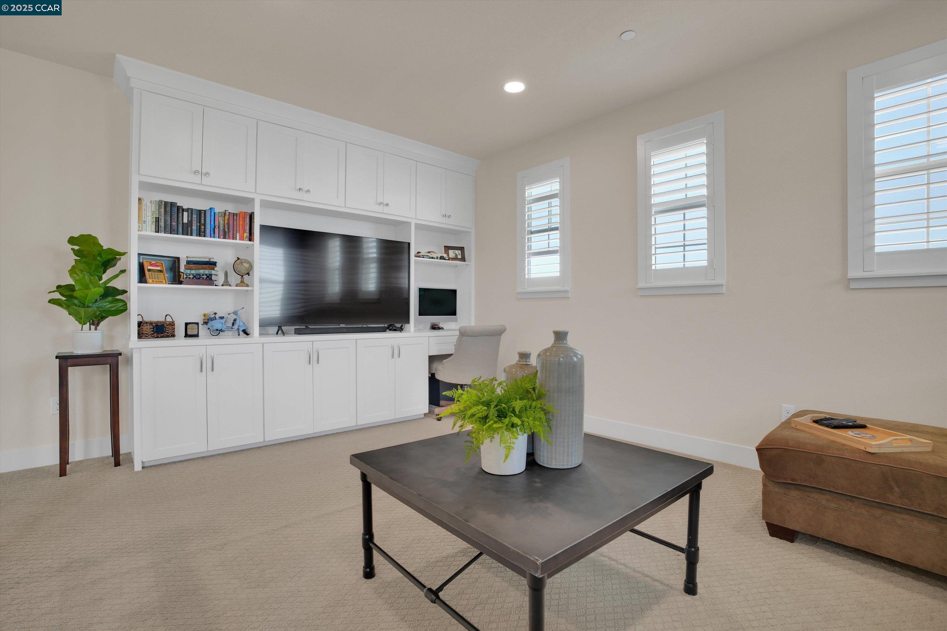 Detail Gallery Image 19 of 43 For 5498 Monte Vista Way, Antioch,  CA 94531 - 4 Beds | 3/1 Baths
